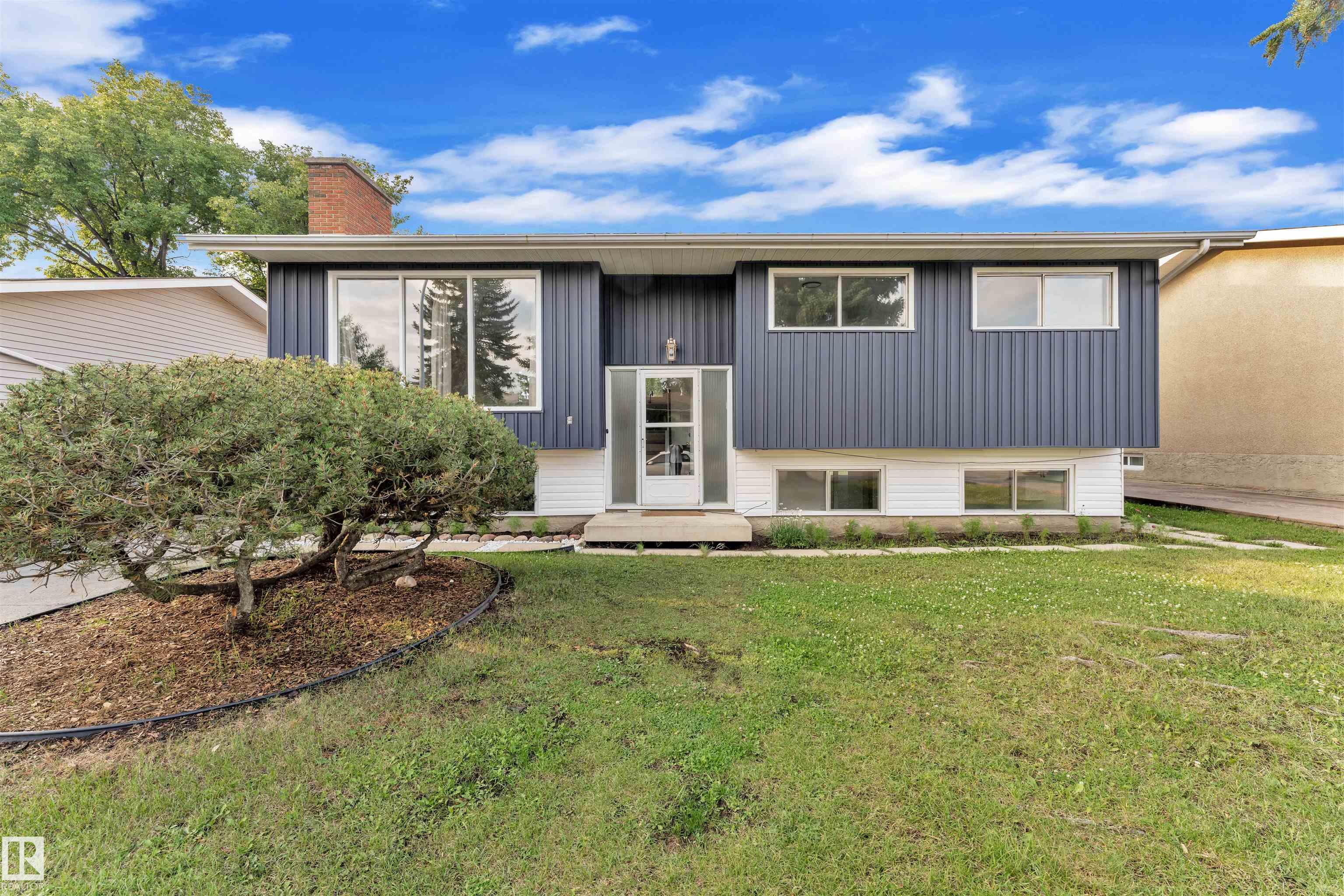 132 Richfield Rd NW, Edmonton, AB T6K 0A2
