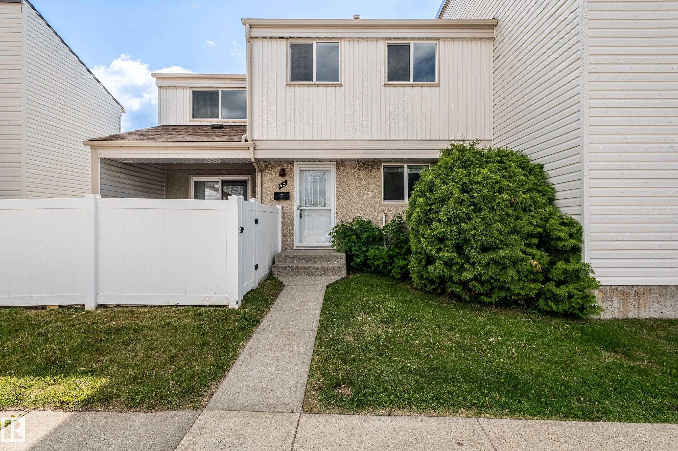 45 Woodvale Vg Vlg NW, Edmonton, AB T6L 1W4