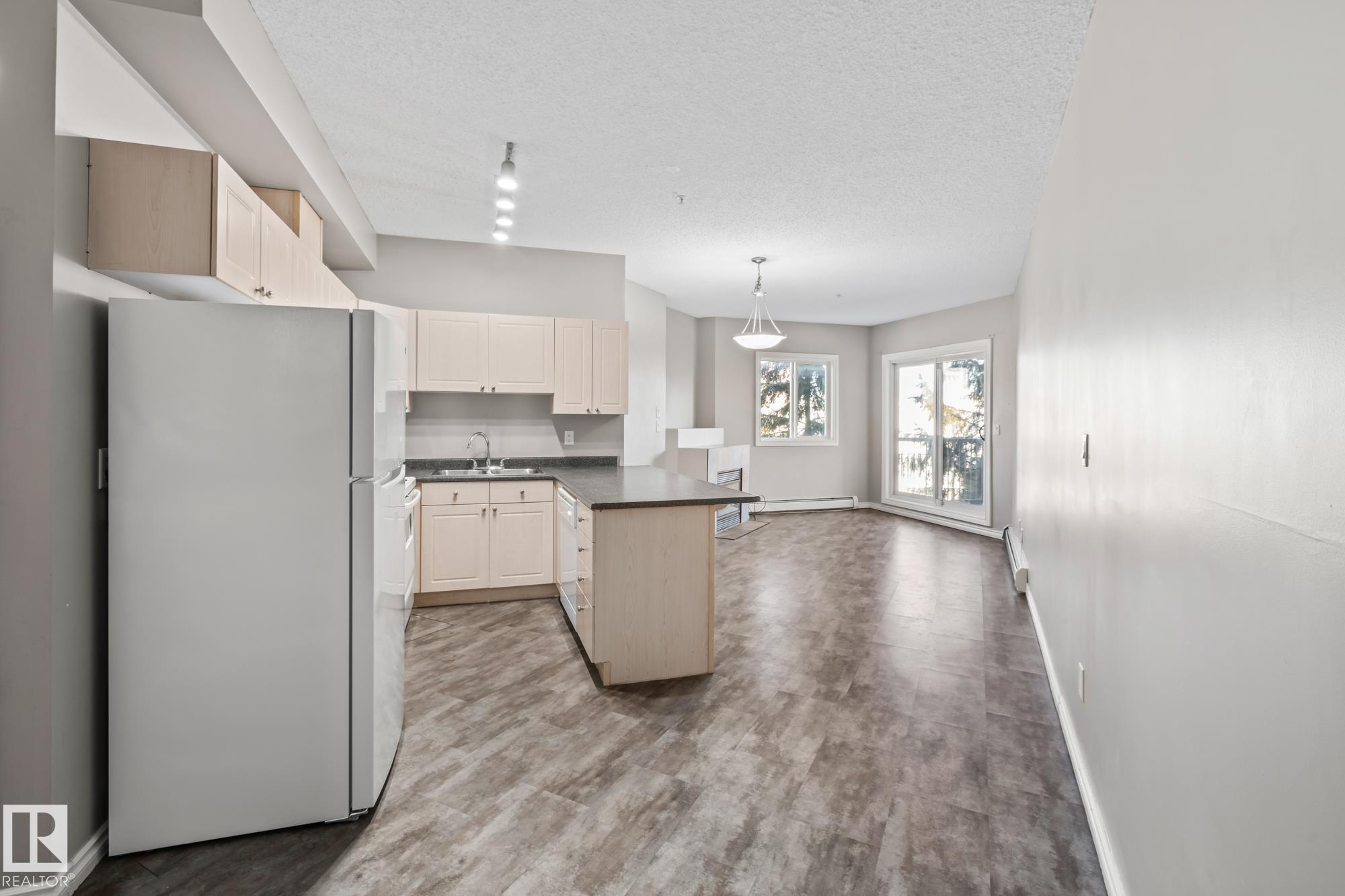 10118 95 Street #303, Edmonton, AB T5H 4R6