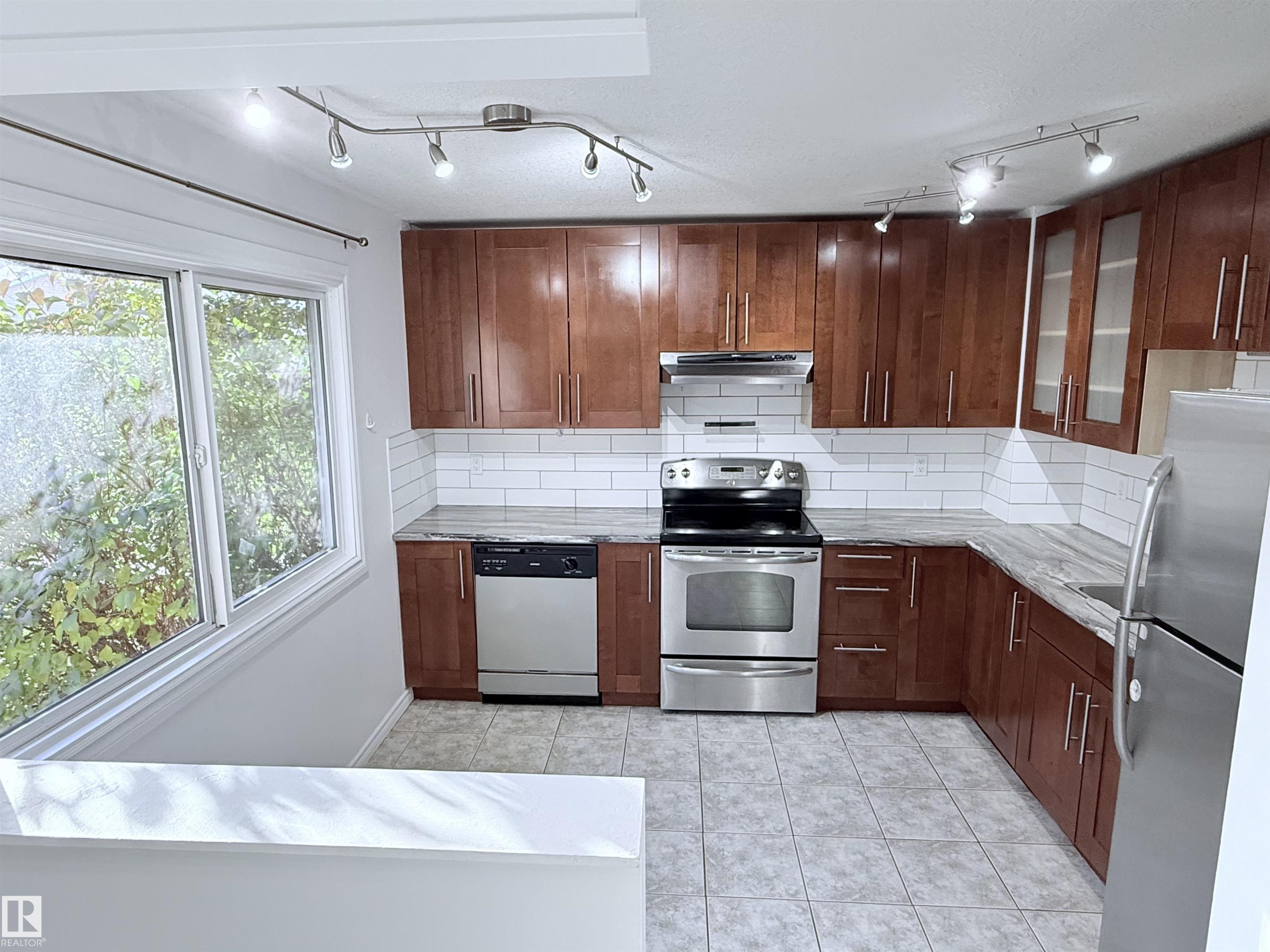 138 Av Nw Unit 3171 Ave, Edmonton, AB T5Y 1R1