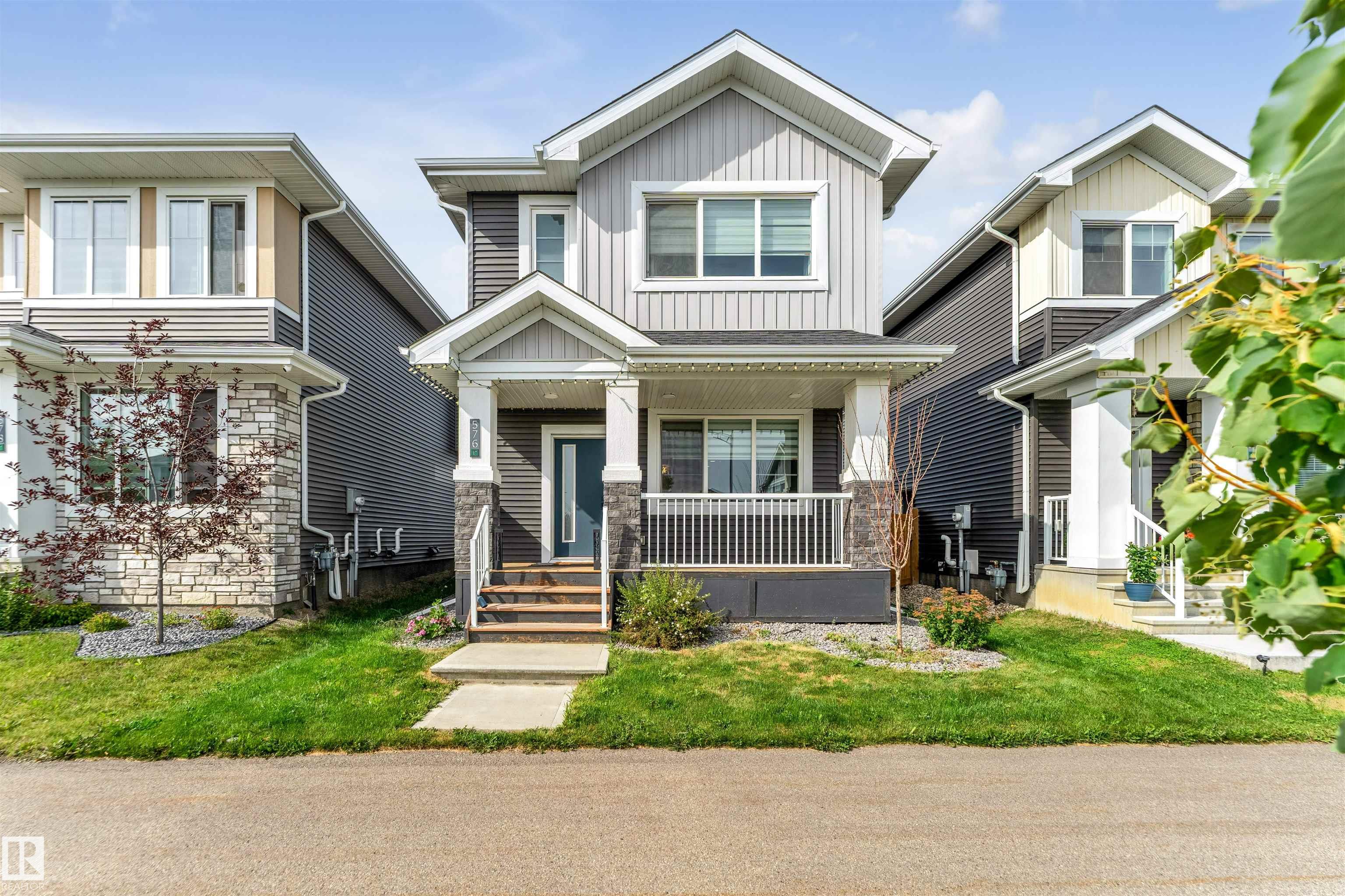576 Glenridding Ravine Dr SW, Edmonton, AB T6W 4P1