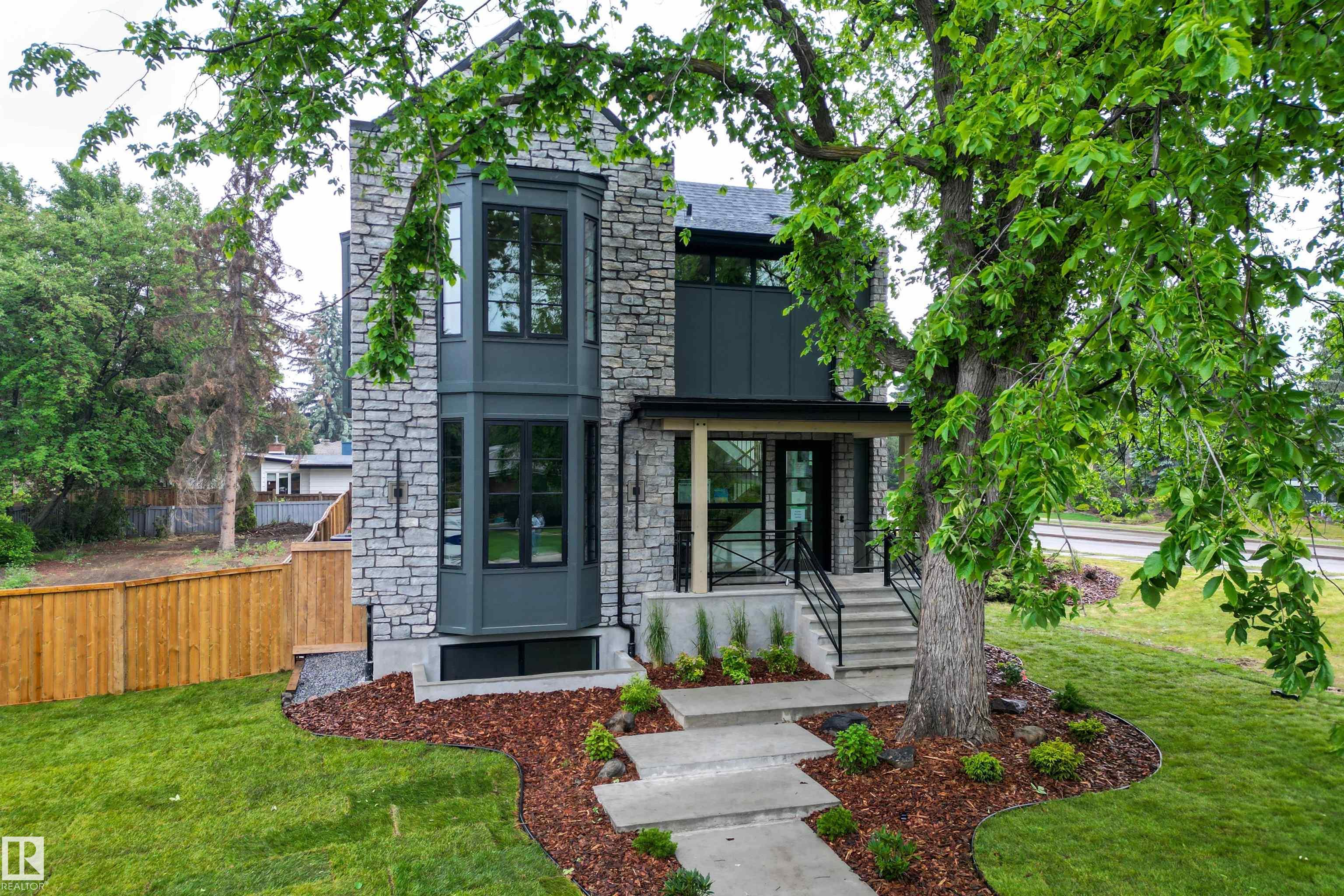 85 Av Nw Unit 13804 Ave, Edmonton, AB T5R 3Y7