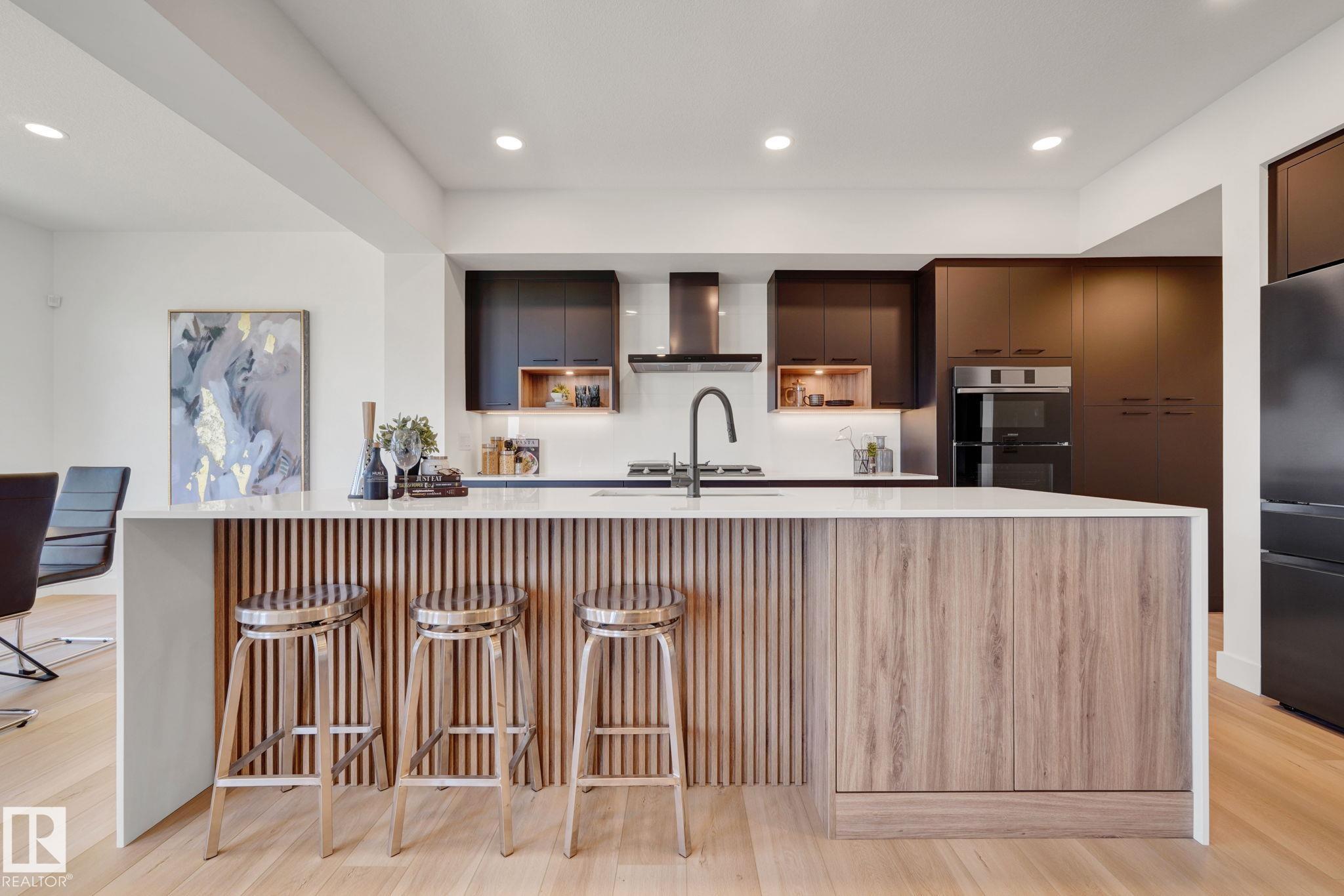 5455 Kootook Rd SW, Edmonton, AB T6W 2Z5