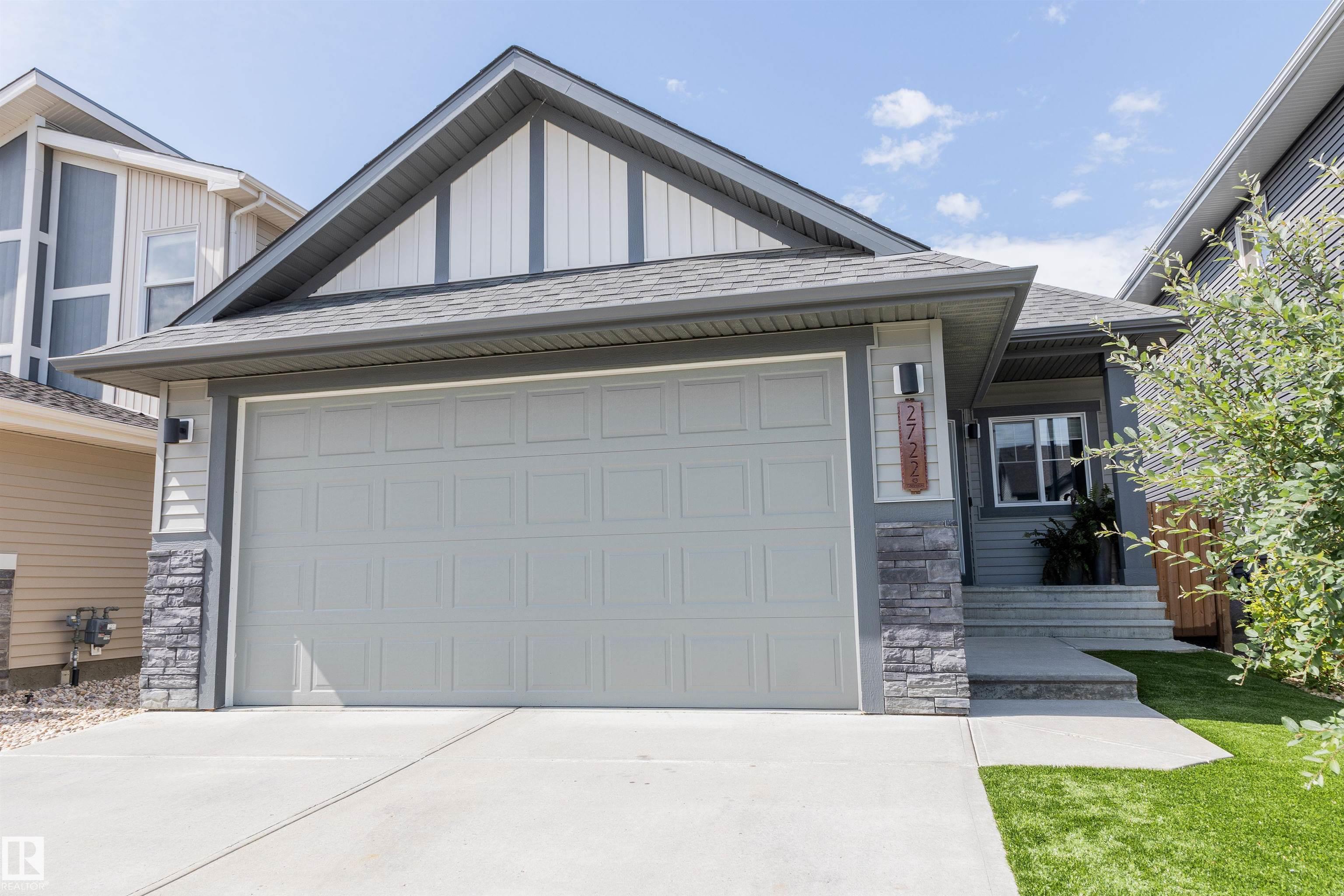 2722 Collins Cr Cres SW, Edmonton, AB T6W 3X4