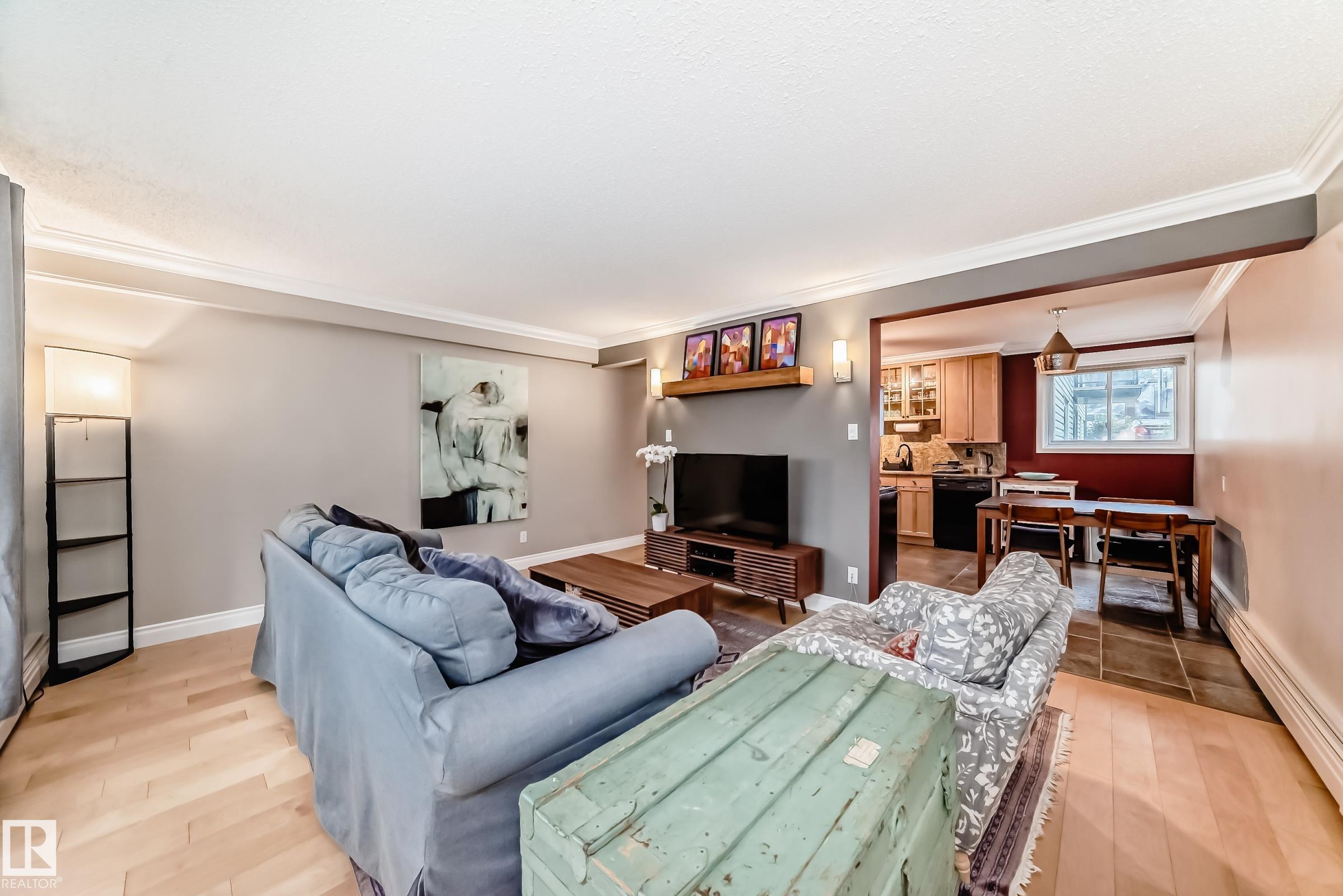 10745 83 Avenue Northwest #105, Edmonton, AB T6E 2E5