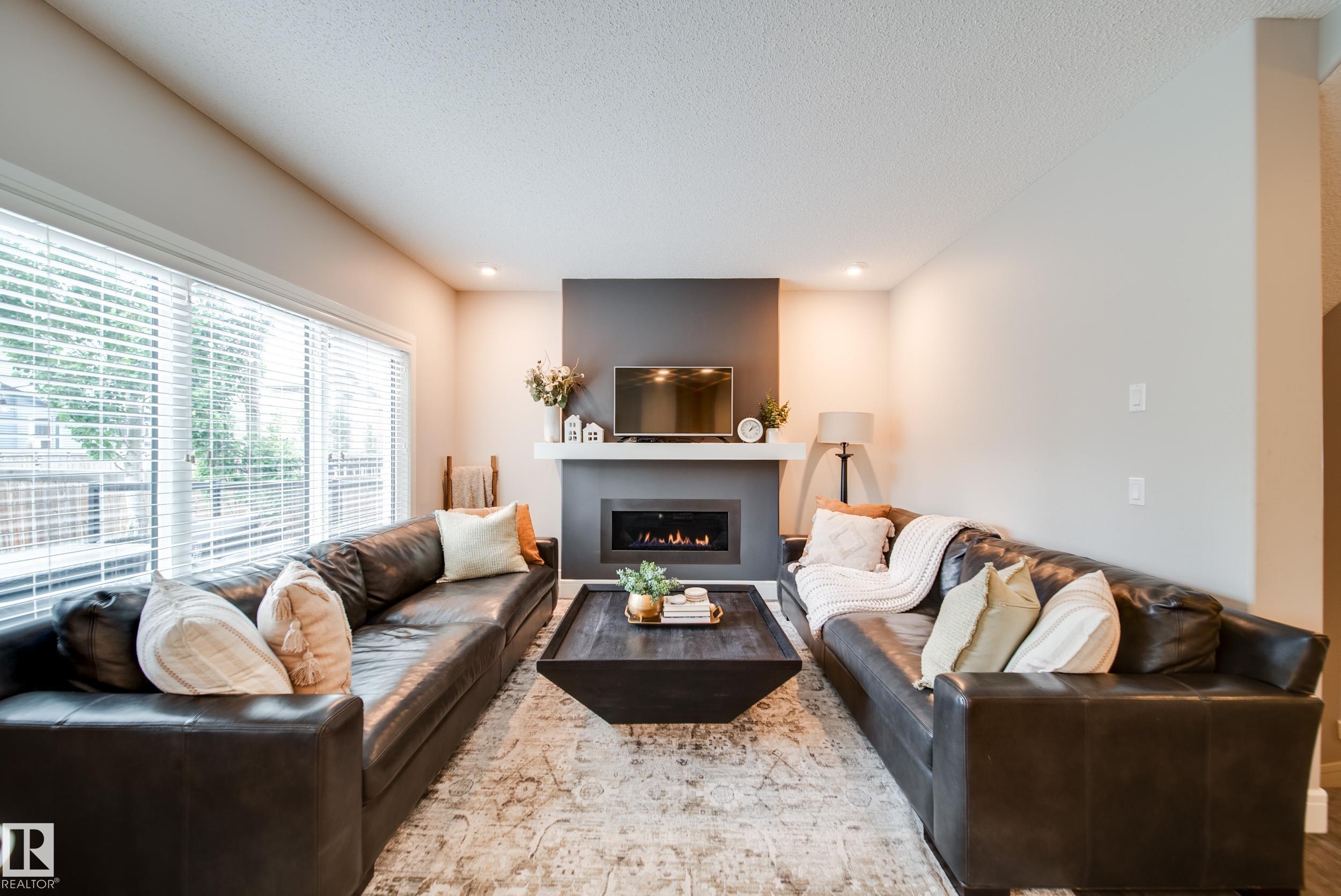 4373 Crabapple Cr Cres SW, Edmonton, AB T6X 0X9