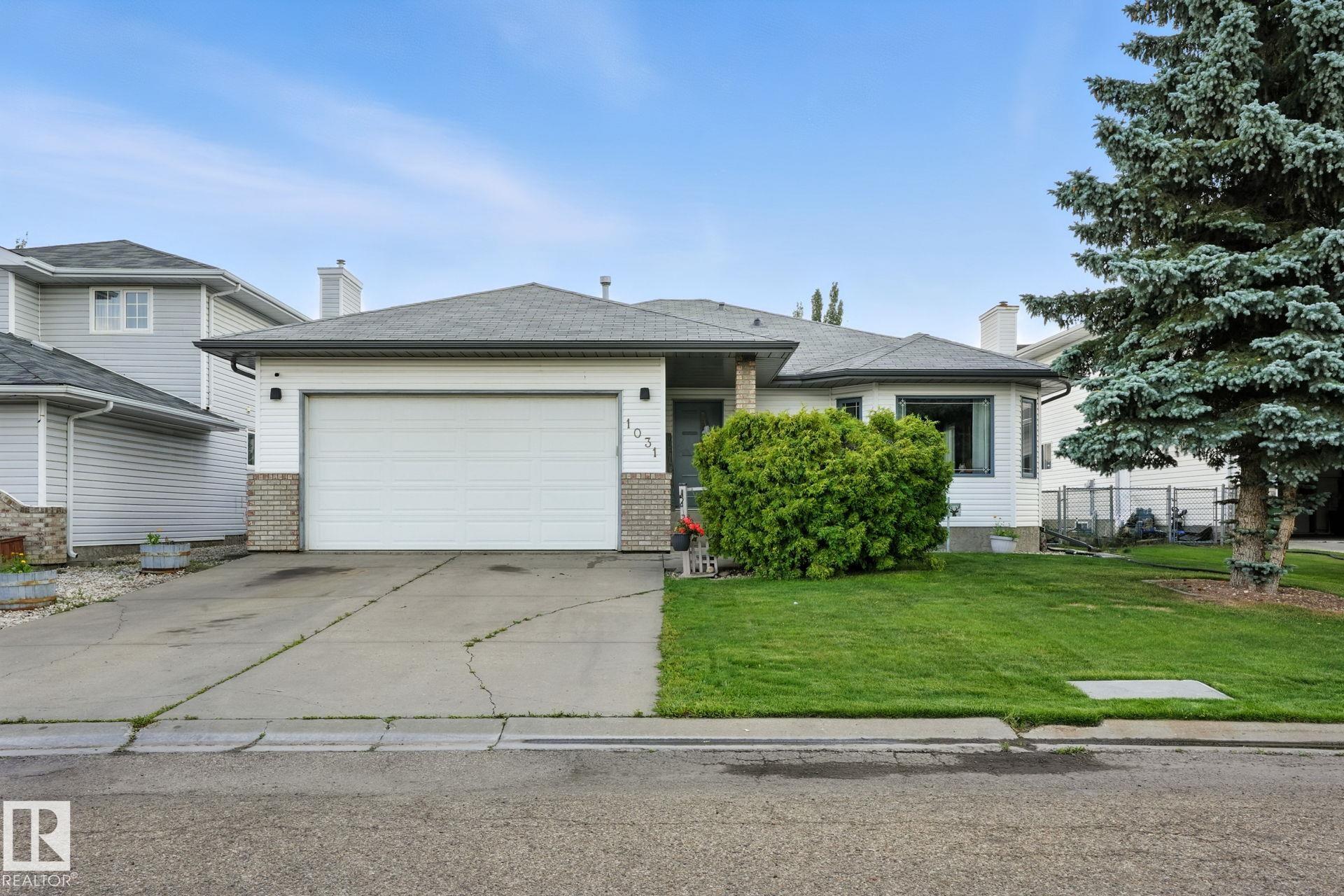 1031 James Cr Cres NW, Edmonton, AB T6L 6P6