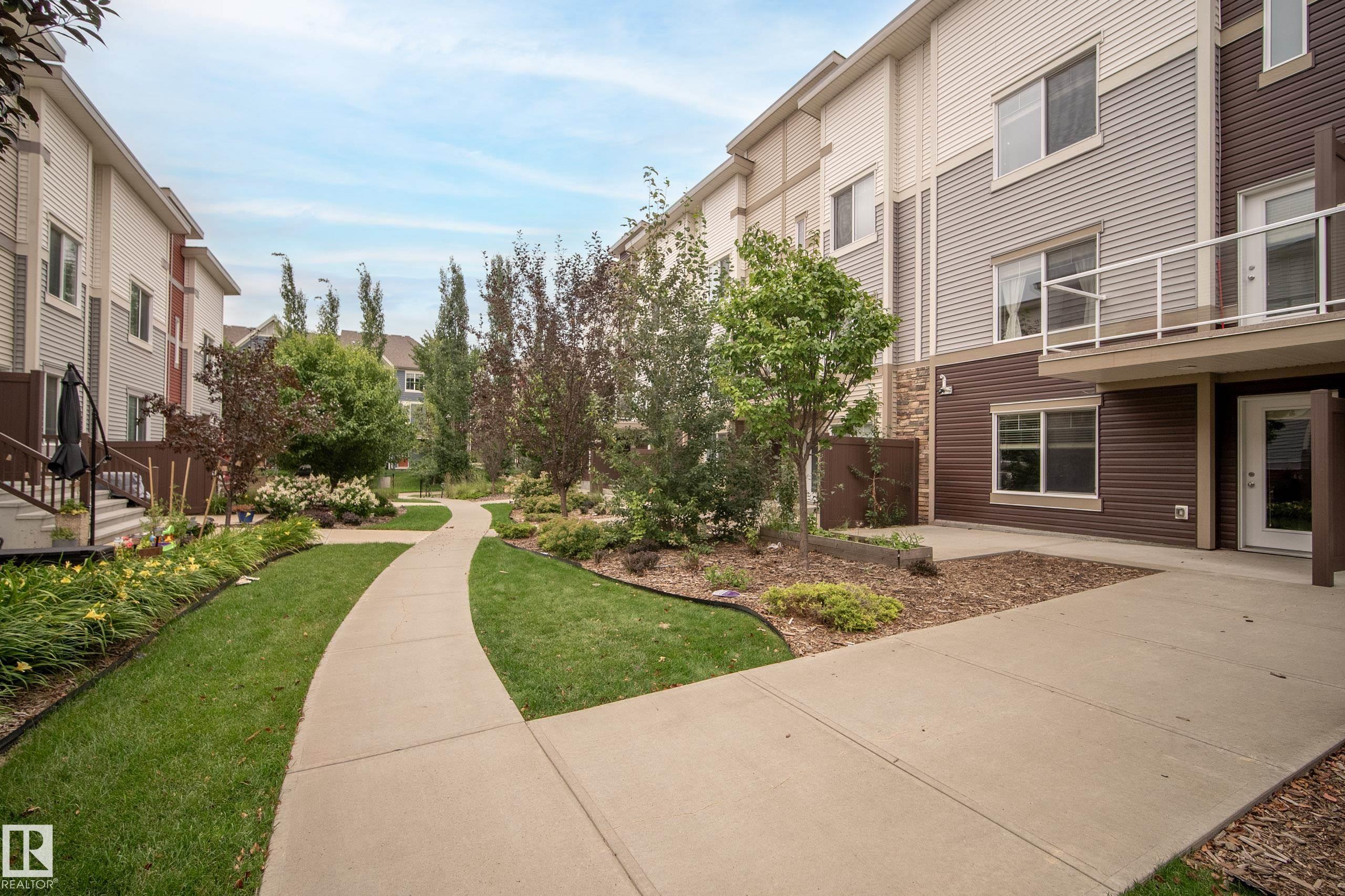 804 Welsh Drive #32, Edmonton, AB T6X 1Y8