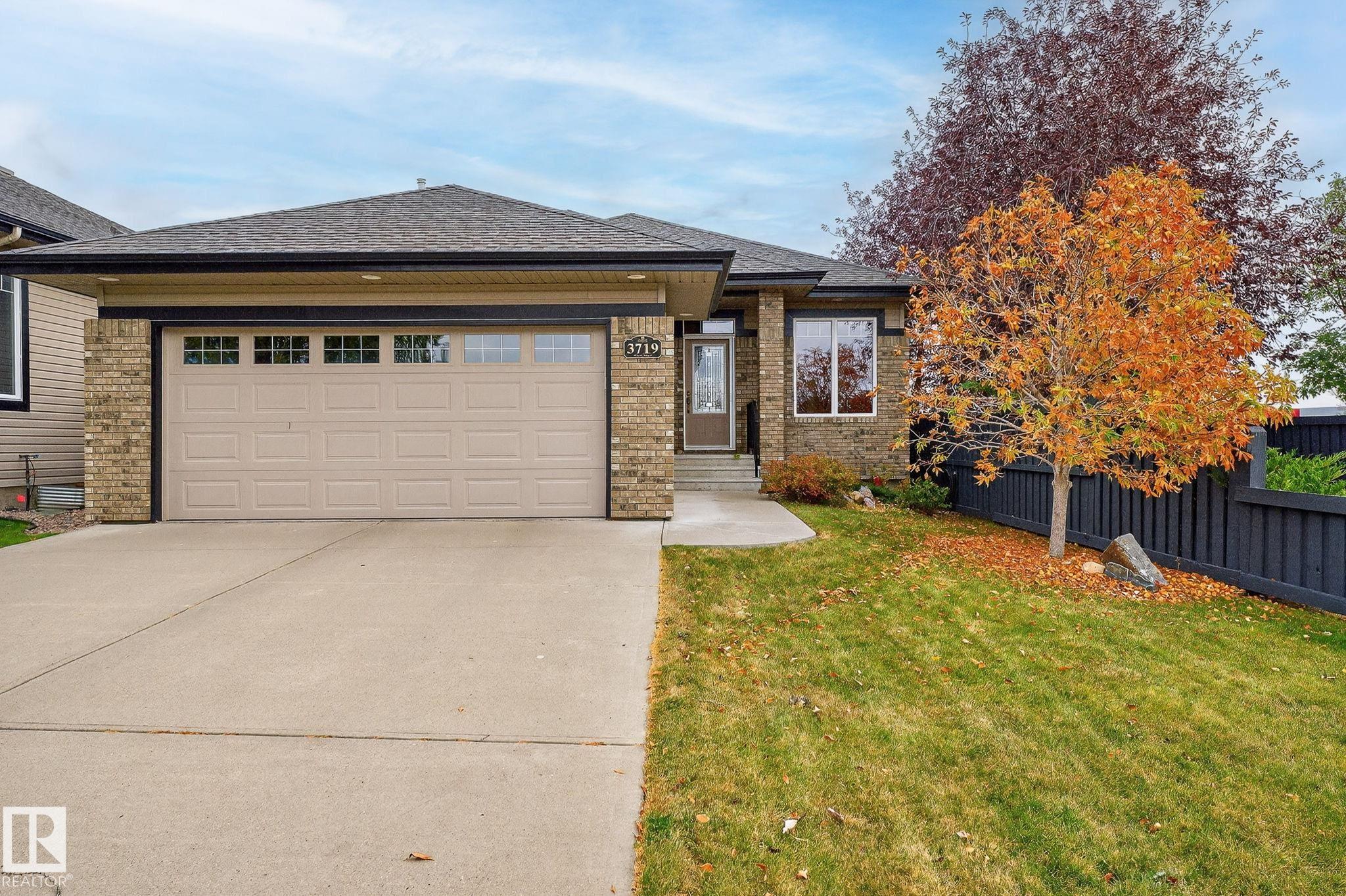 3719 Mclay Green Gr NW, Edmonton, AB T6R 0B9