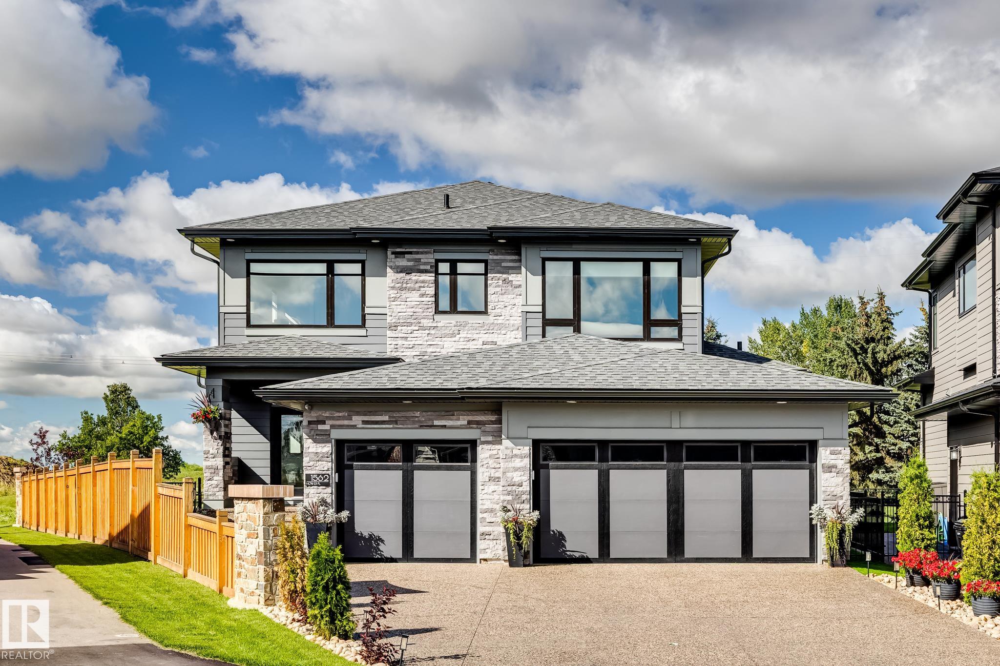 1562 Howes Pl SW, Edmonton, AB T6E 5C1