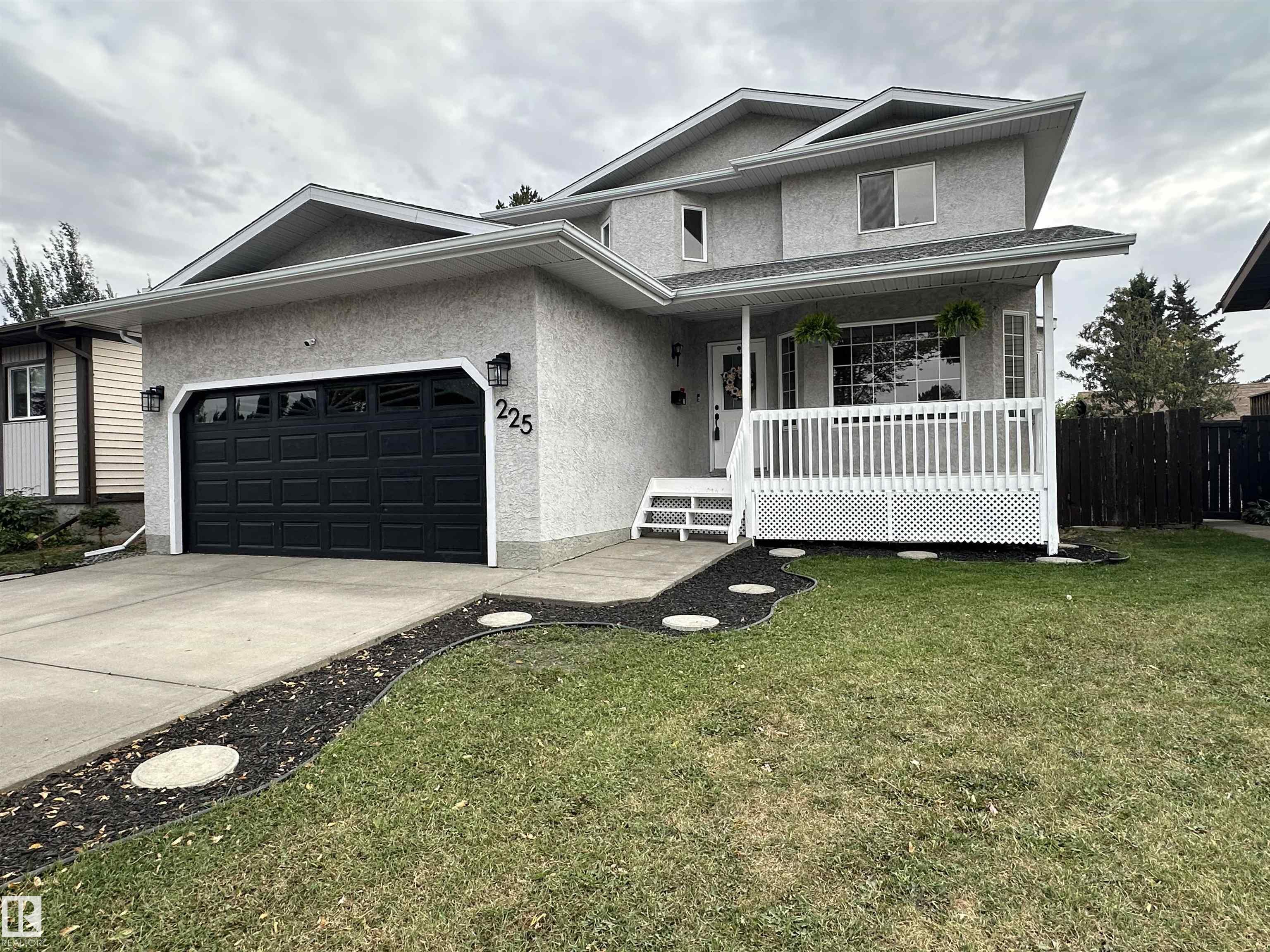 225 Parkview Dr, Wetaskiwin, AB T9A 3J8