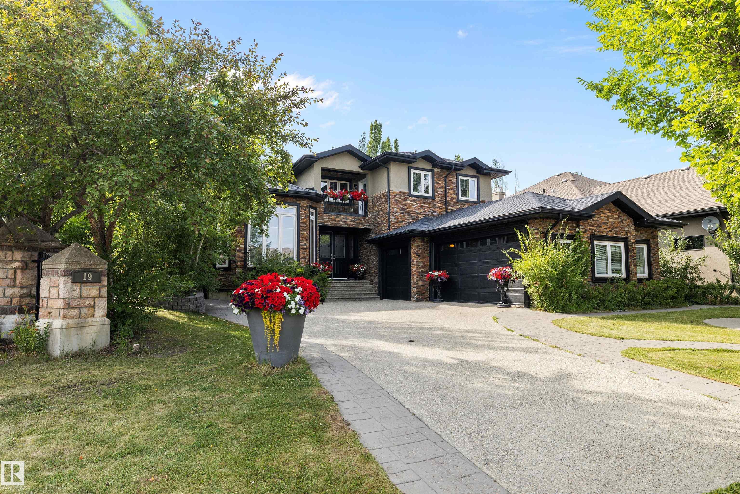 19 Oak Pt, St. Albert, AB T8N 7H2