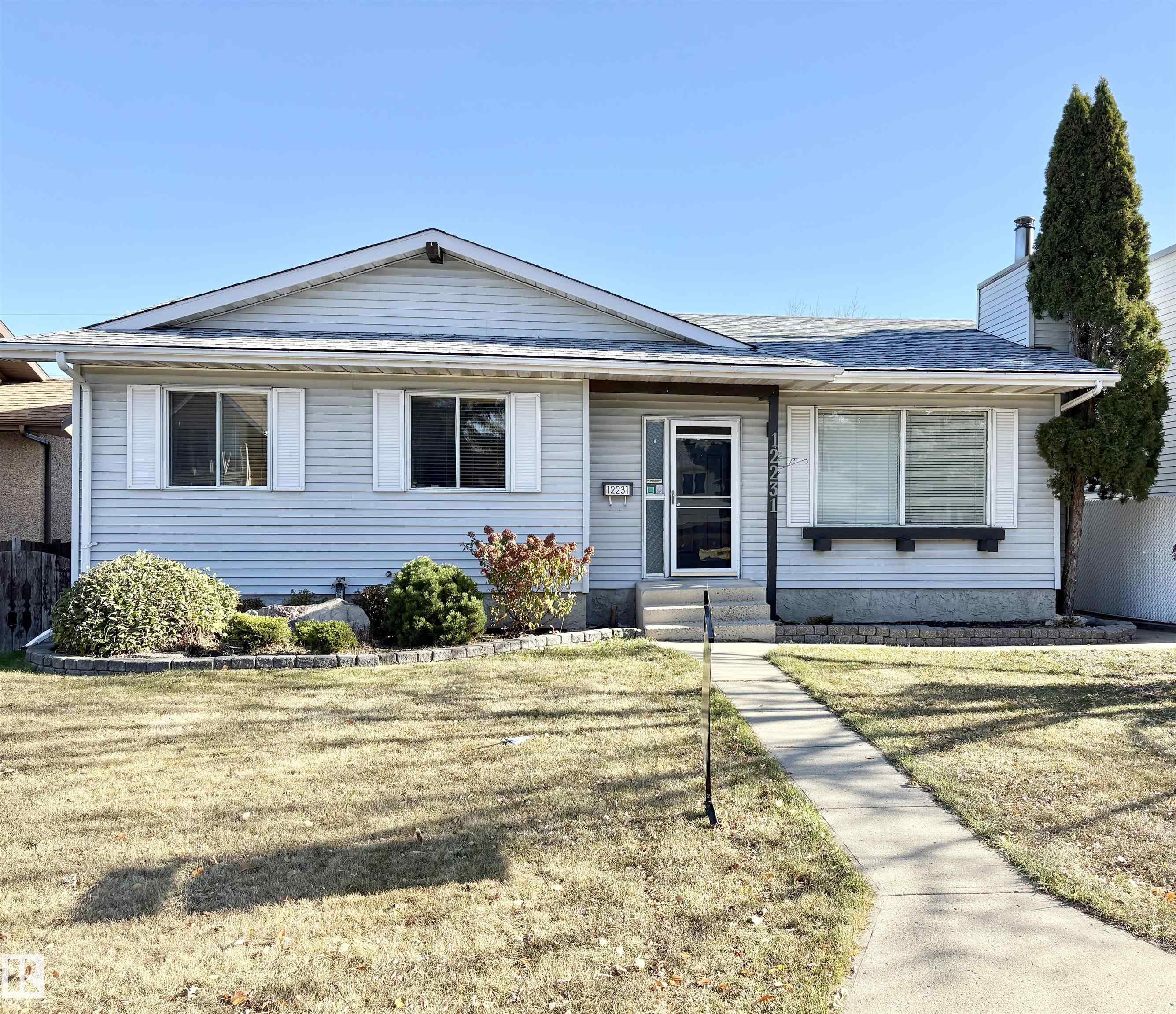 44 St Nw Unit 12231 St, Edmonton, AB T5W 4Z5