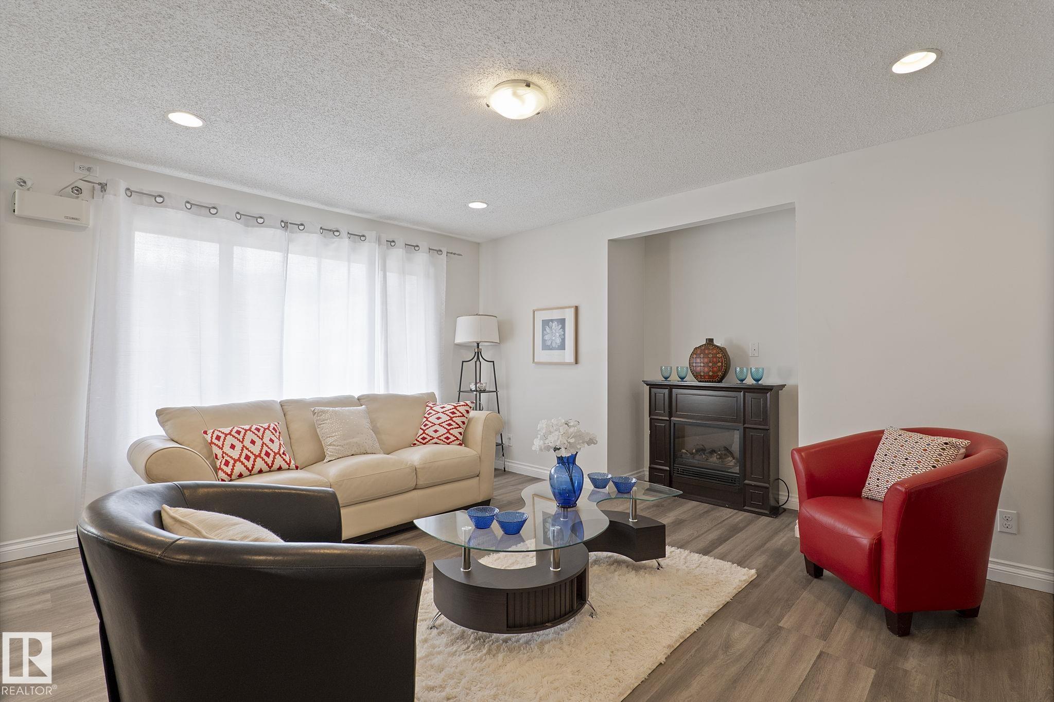 68 St Nw Unit 11918 St, Edmonton, AB T5B 1P7