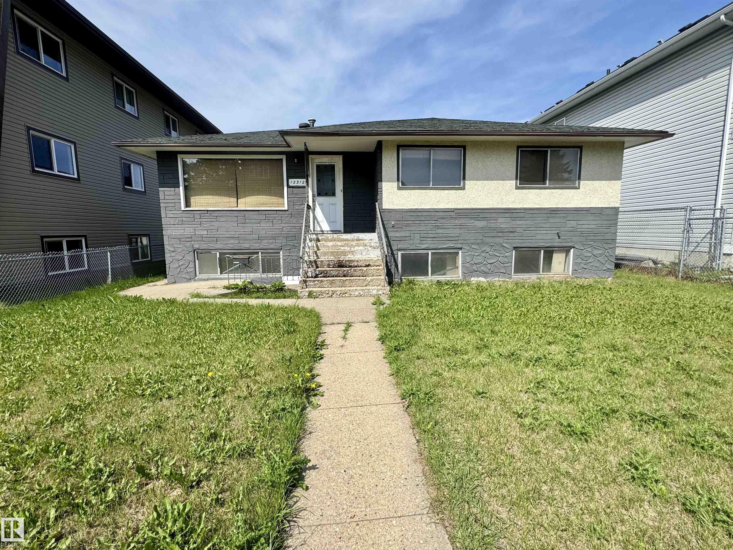 82 St Nw Unit 12312 St, Edmonton, AB T5B 2X2