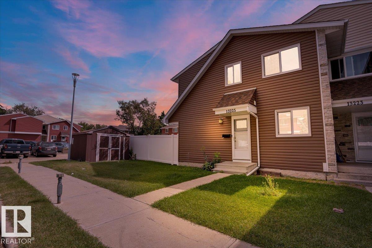 47 St Nw Unit 13225 St, Edmonton, AB T5A 3L5