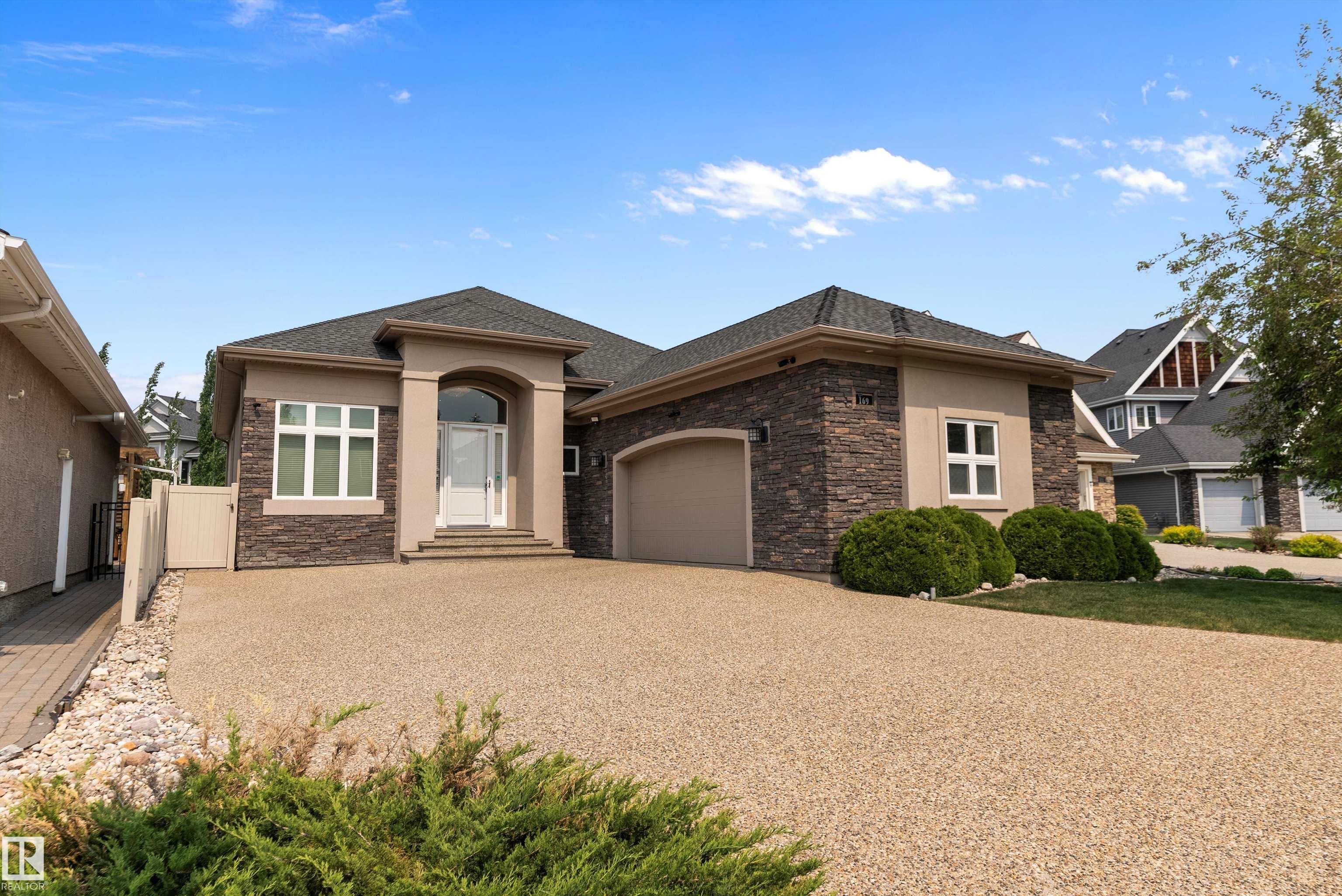169 Callaghan Dr SW, Edmonton, AB T6W 0G6