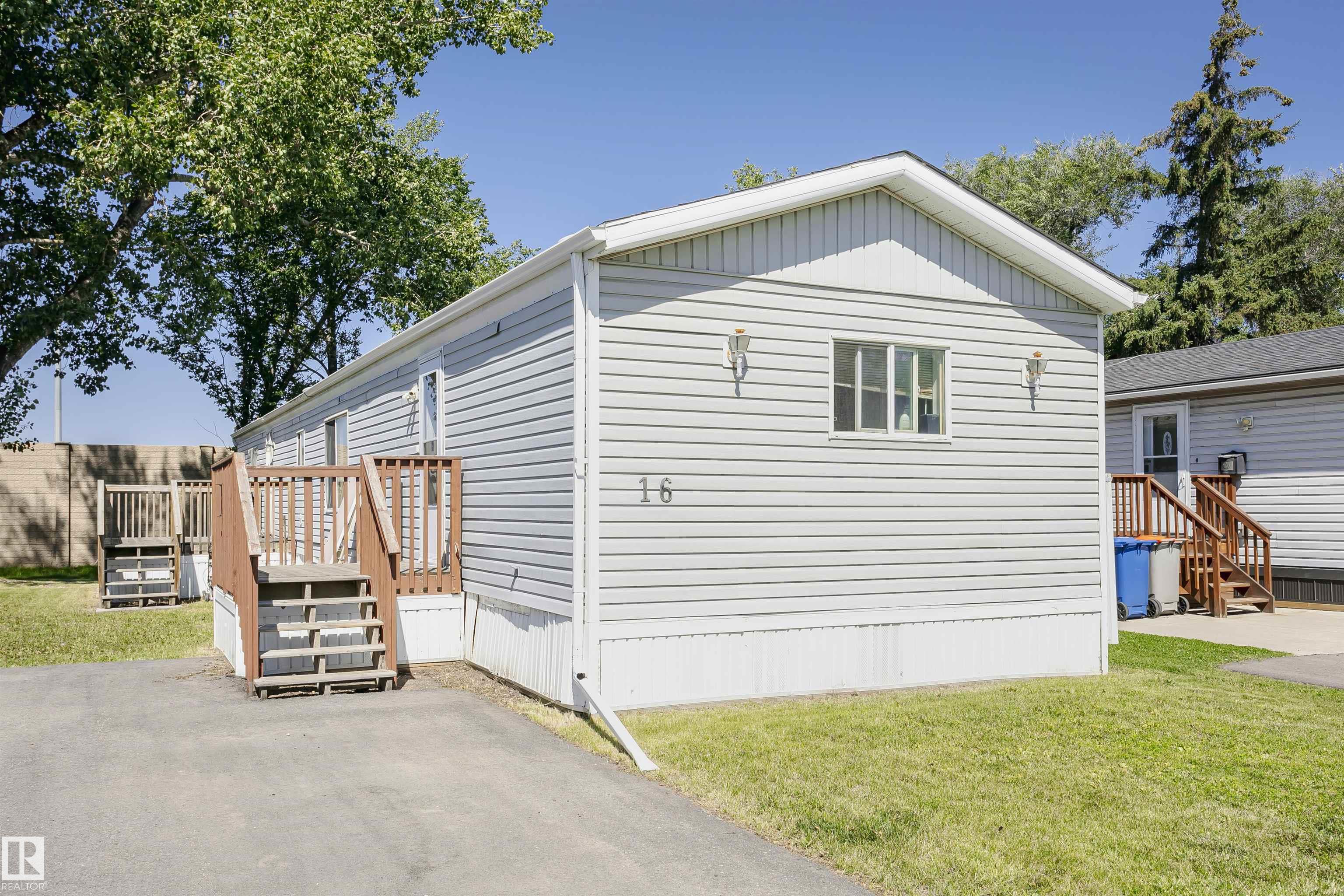 16 Willow Park Ests, Leduc, AB T9E 5P8