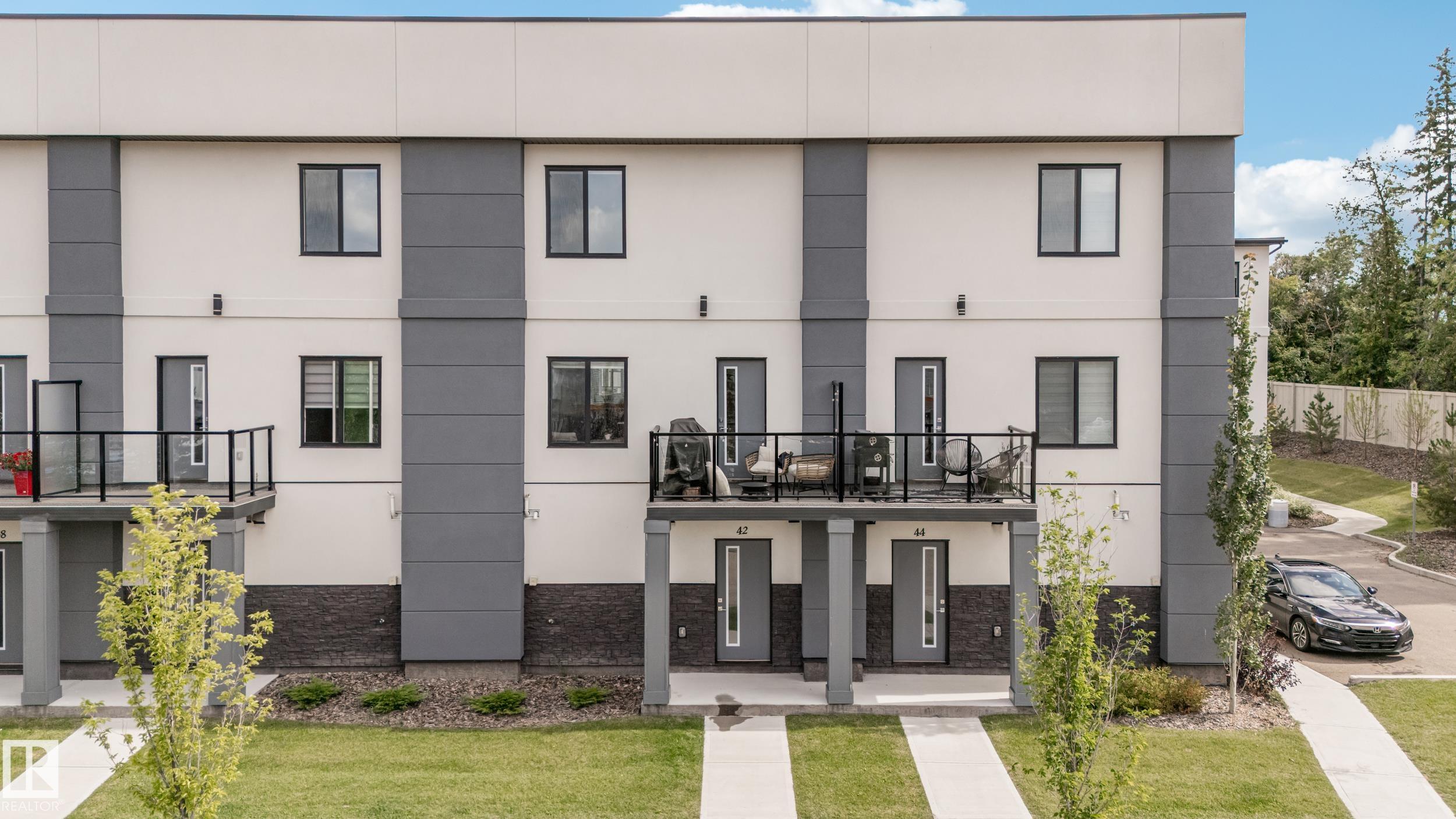 10 Salisbury Way #42, Sherwood Park, AB T8B 0B1