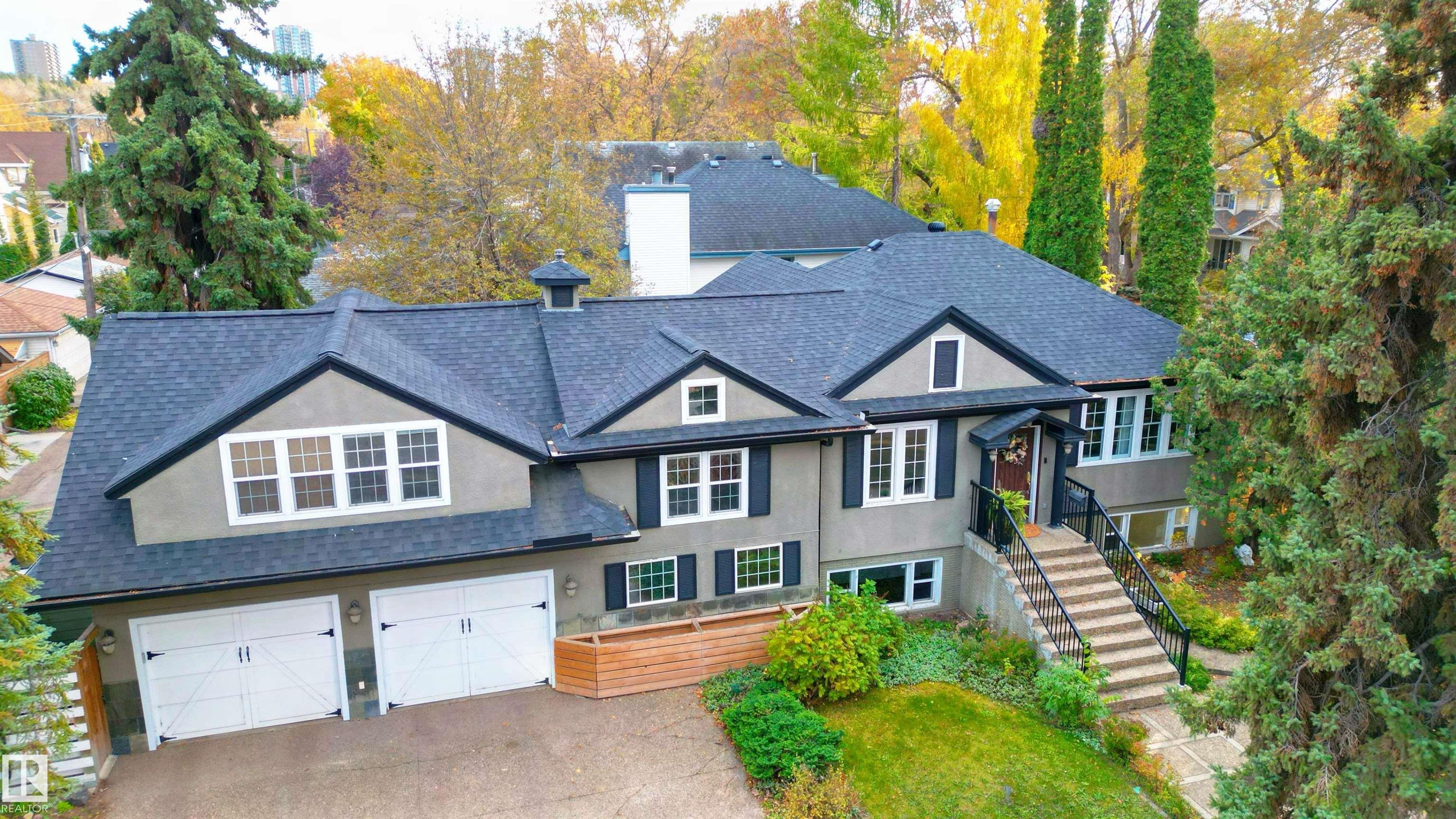 97 Av Nw Unit 10015 Ave, Edmonton, AB T5K 0A9