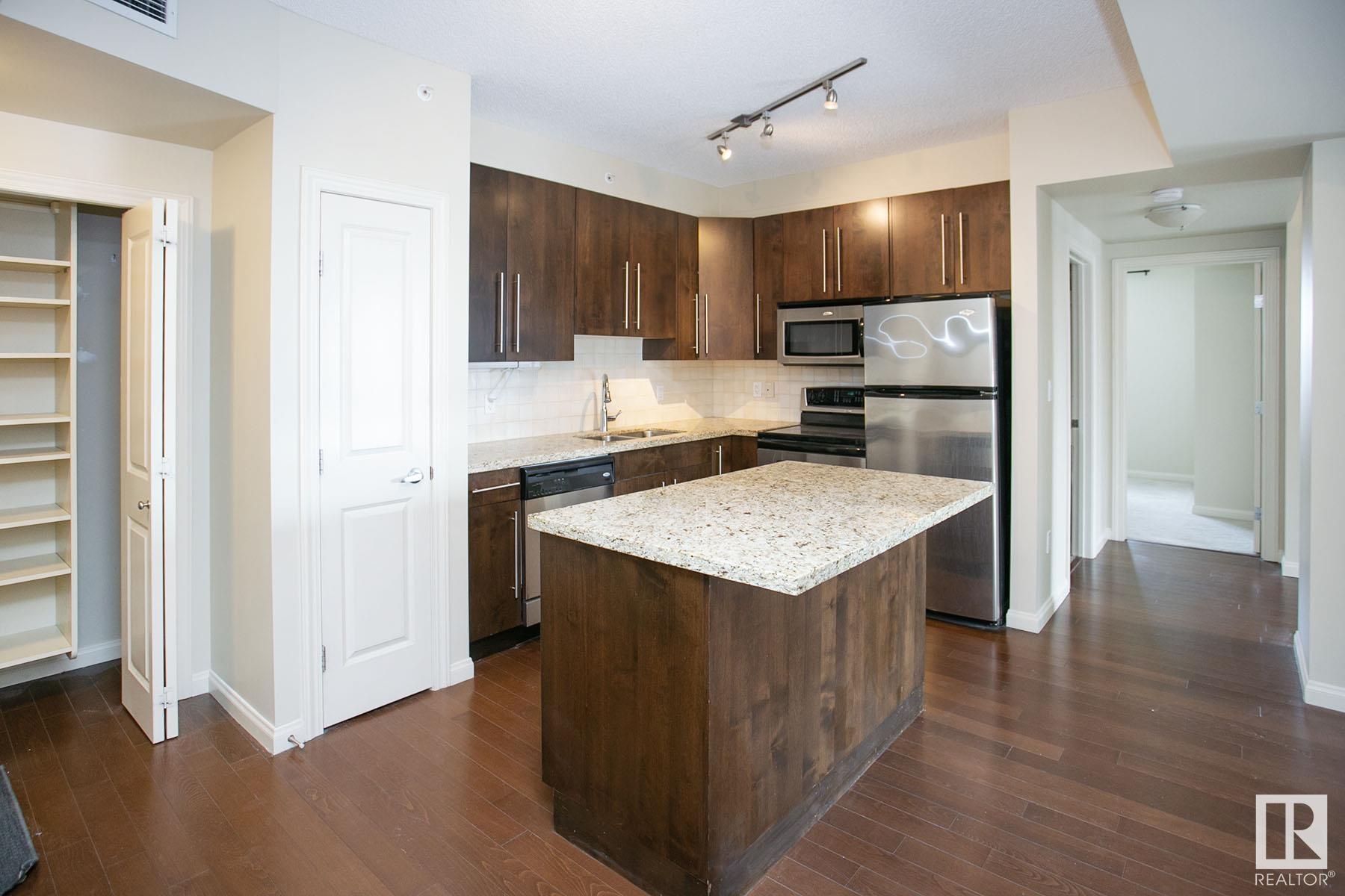 9819 104 Street Northwest #303, Edmonton, AB T5K 0Y8