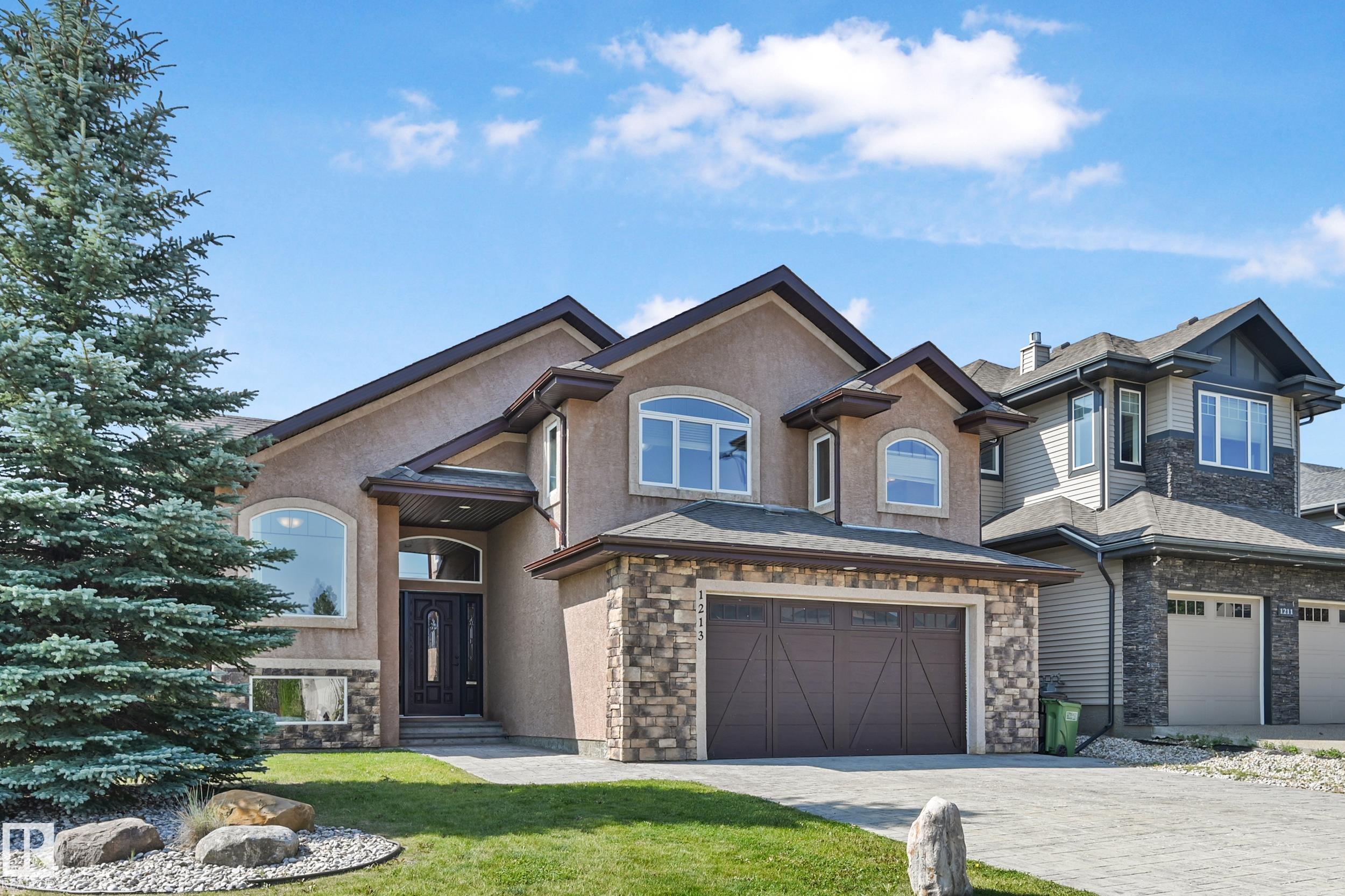 1213 Adamson Dr SW, Edmonton, AB T6W 0V5