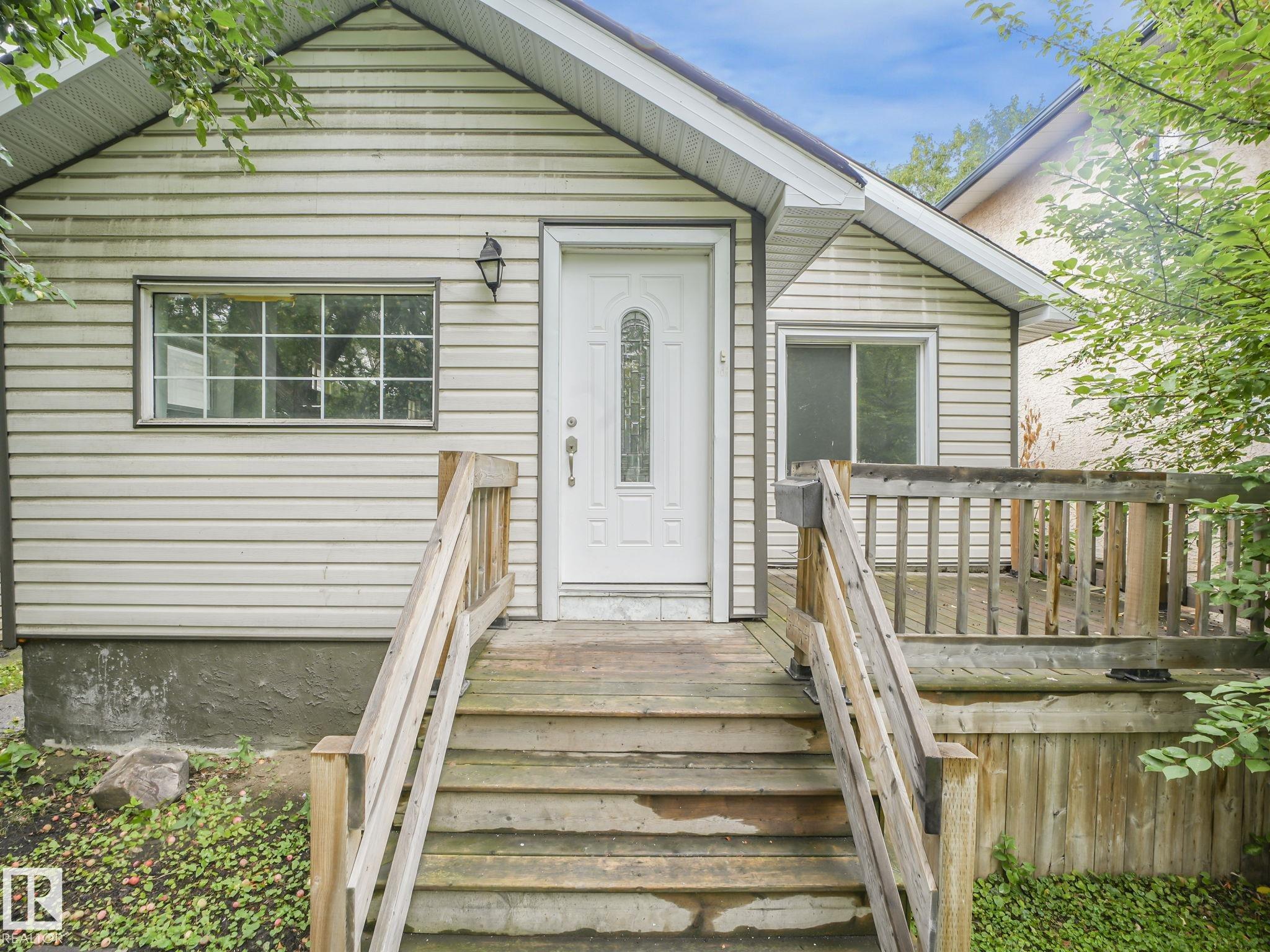97 St Nw Unit 11542 St, Edmonton, AB T5G 1X8