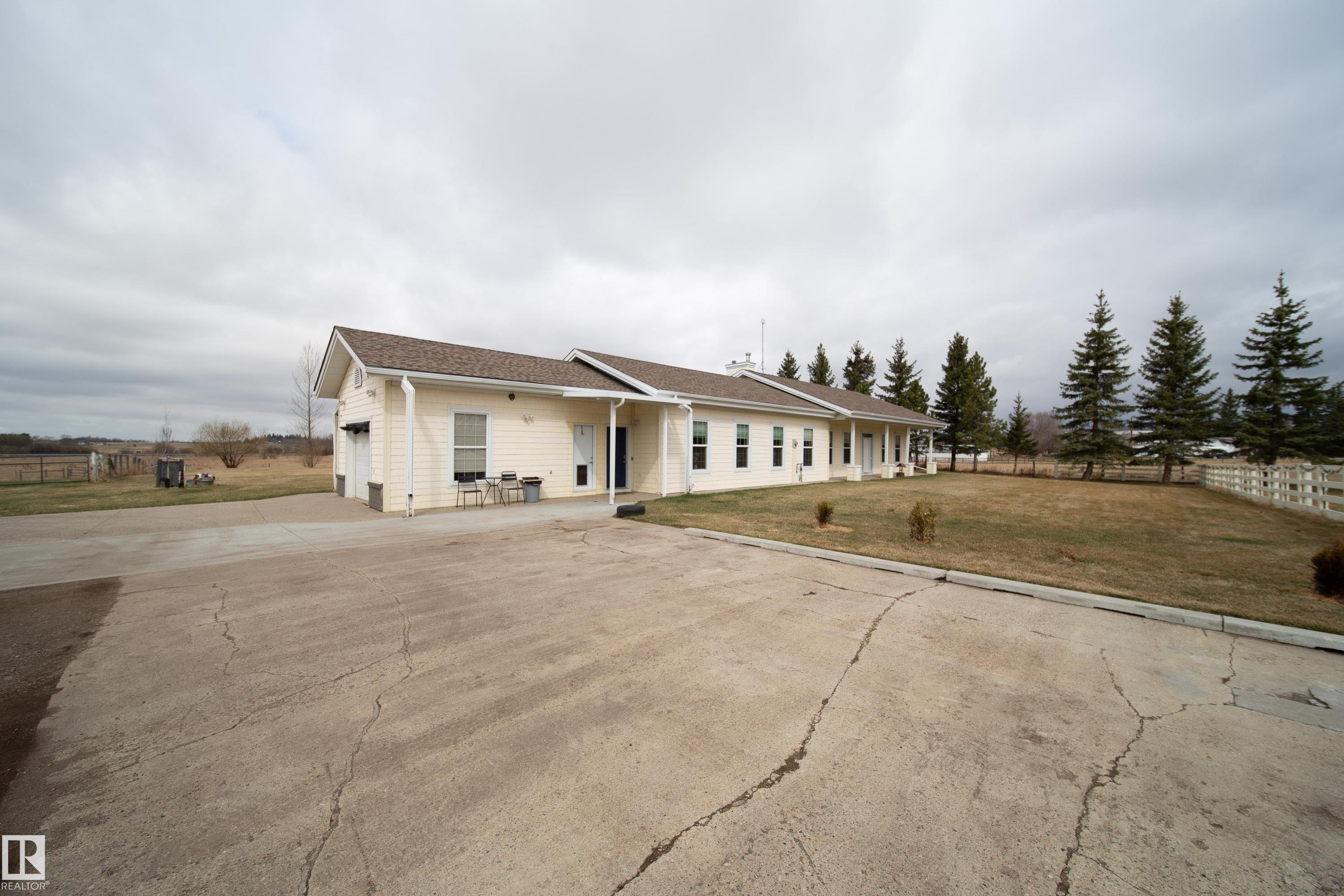 51214 Rge Rd 232, Rural Strathcona County, AB T8B 1K8