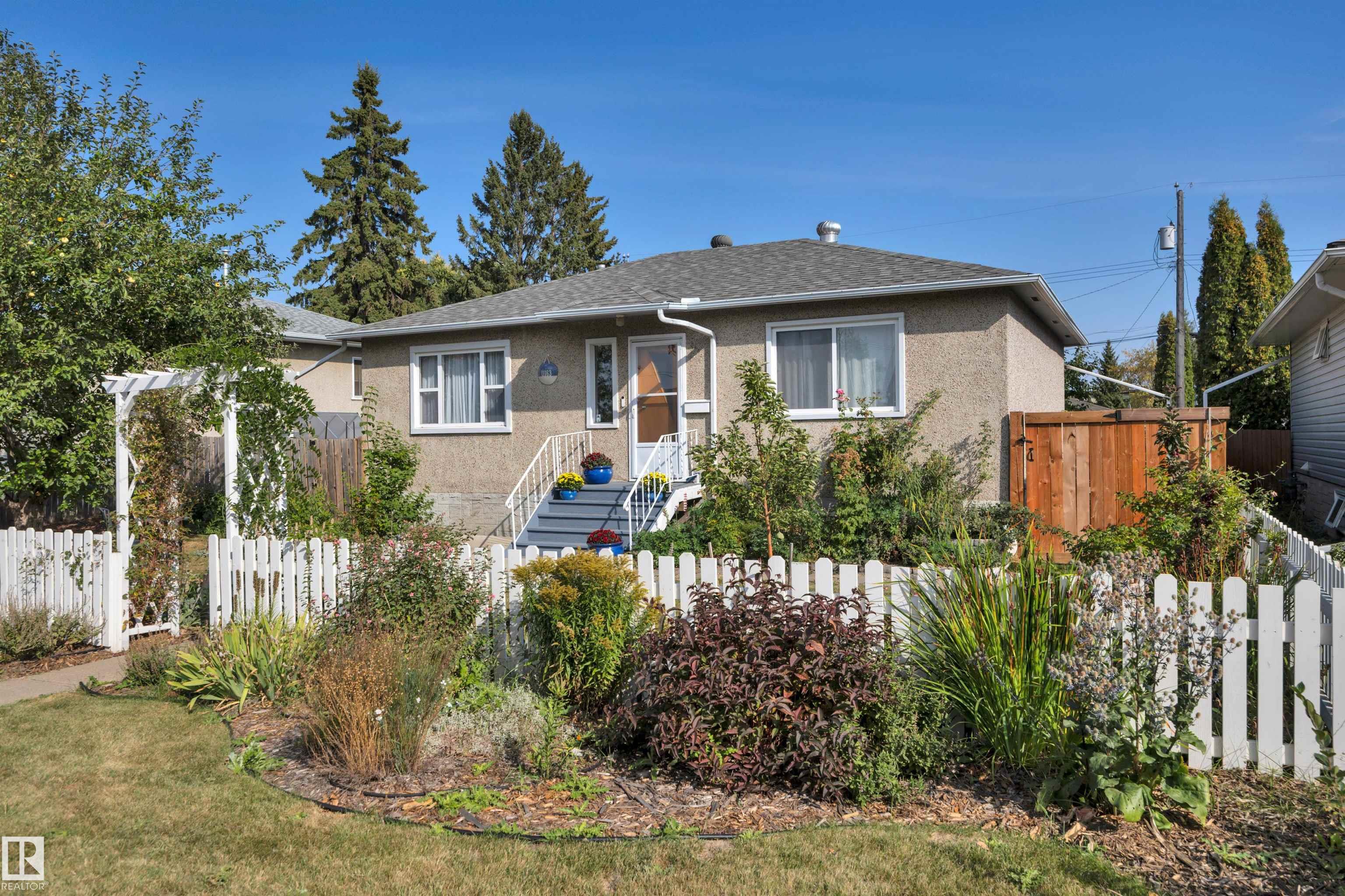 118 St Nw Unit 11163 St, Edmonton, AB T5G 2W8
