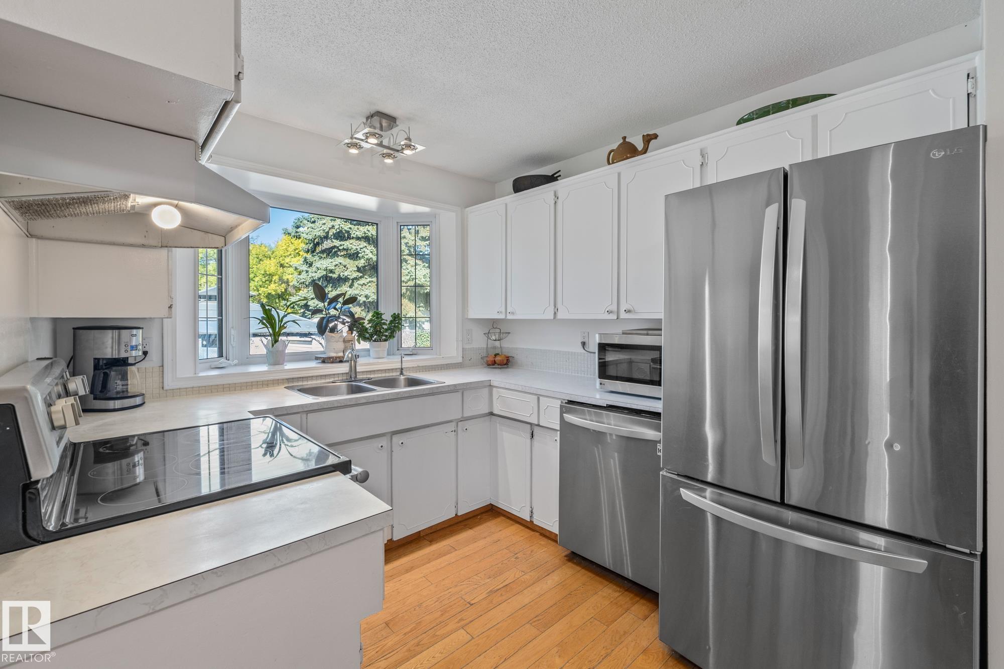 18 Burnham Ave, St. Albert, AB T8N 0A7
