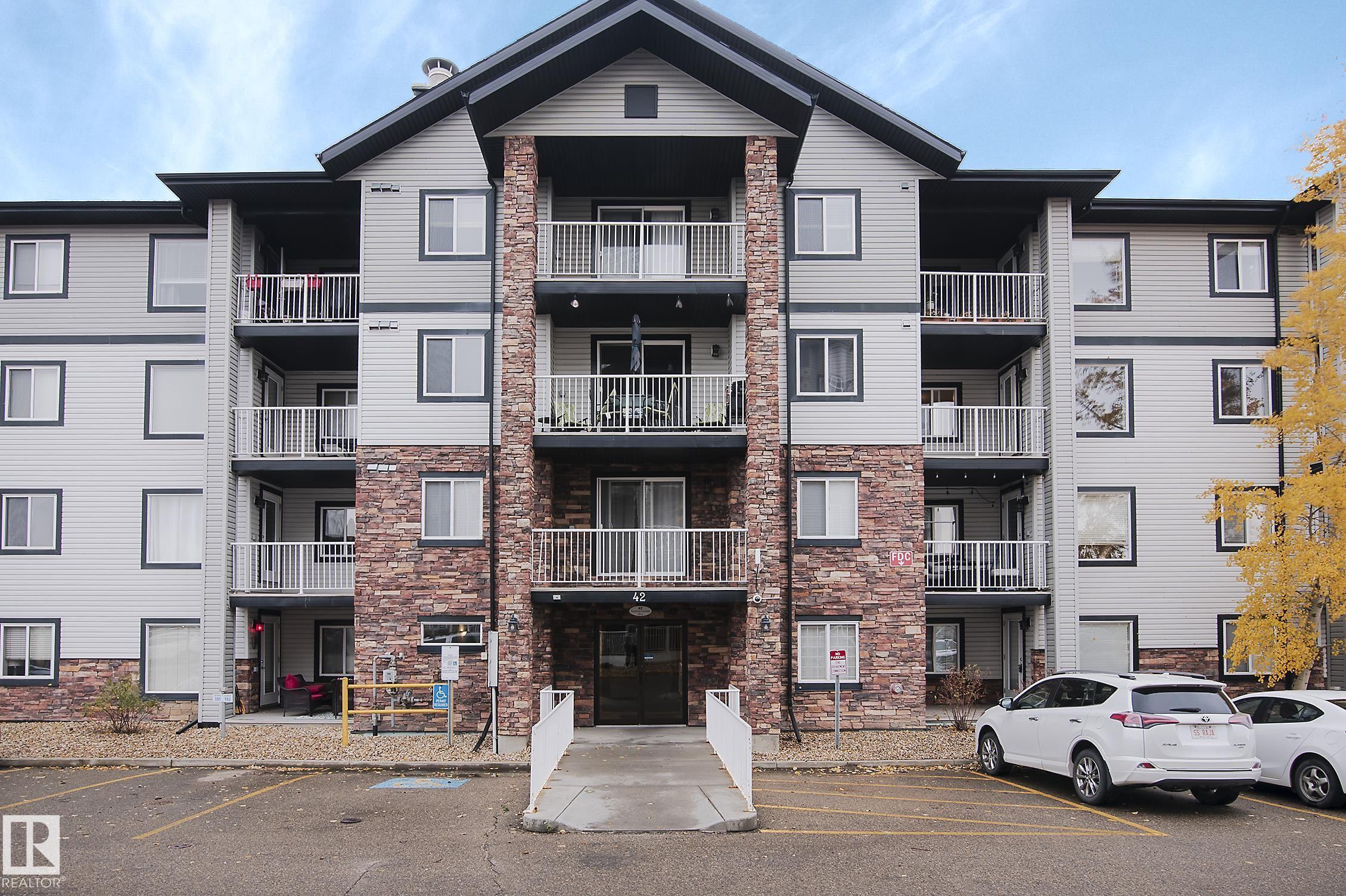 42 Summerwood Blvd #412 Blvd, Sherwood Park, AB T8H 0C3