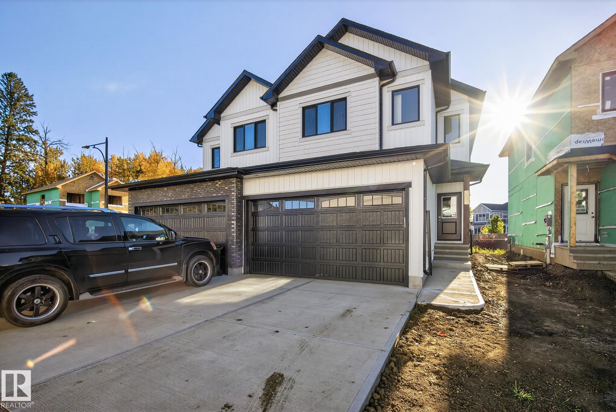 5122 213a Street Northwest #5, Edmonton, AB T6M 0K7