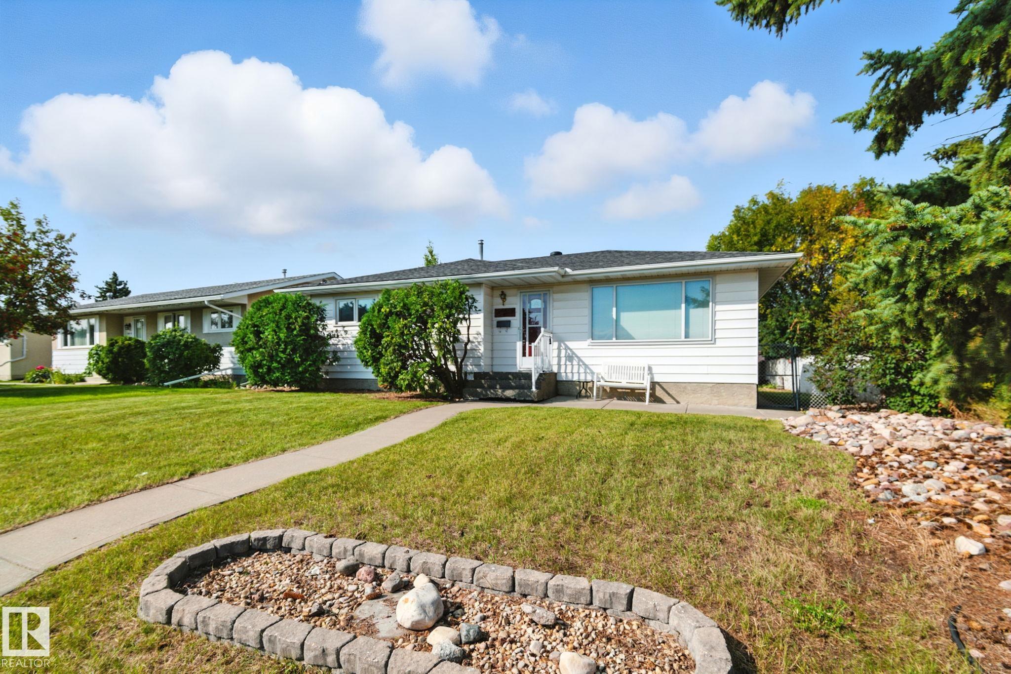 94 St Nw Unit 14704 St, Edmonton, AB T5E 3W5