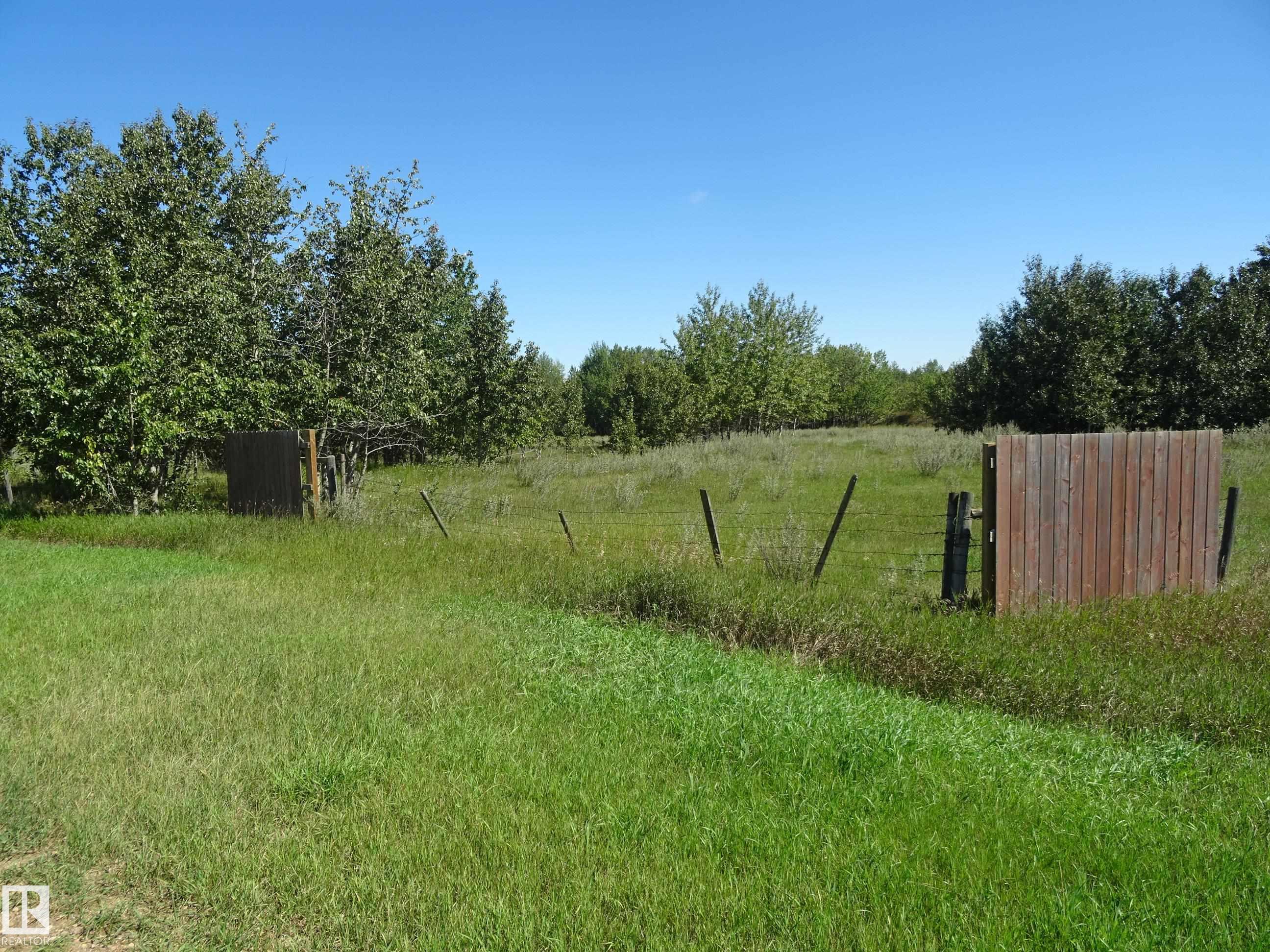 Hwy 45 Rr 150, Rural Two Hills County, AB T0B 4R0