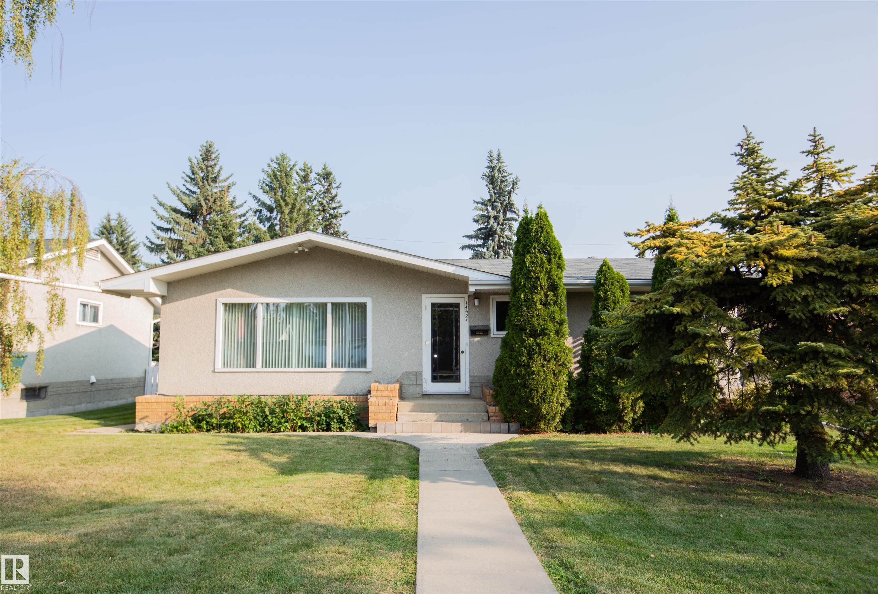 87 Av Nw Unit 14624 Ave, Edmonton, AB T5R 4E4