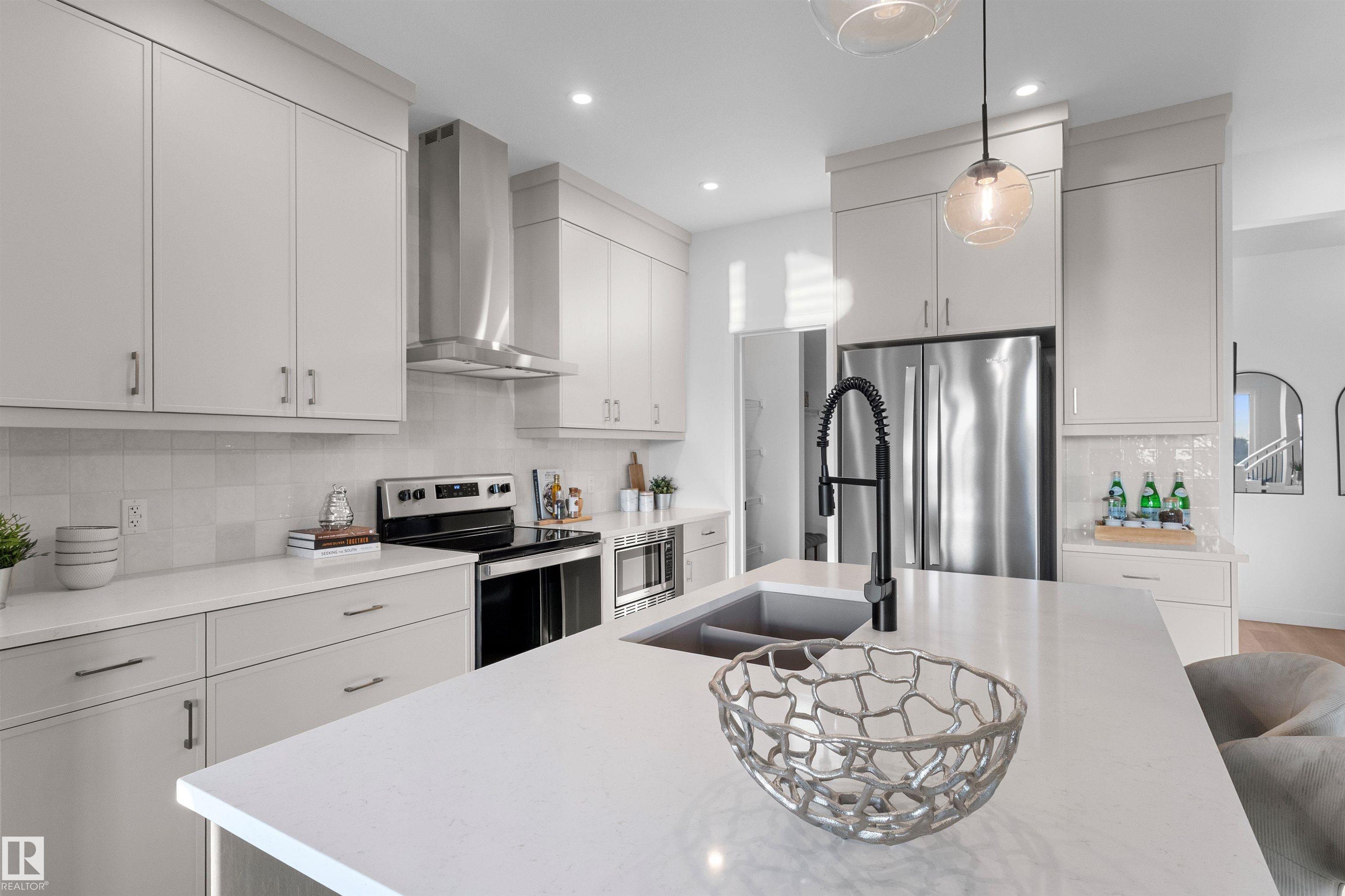 4809 Cawsey Tc Ter SW, Edmonton, AB T6W 5M7