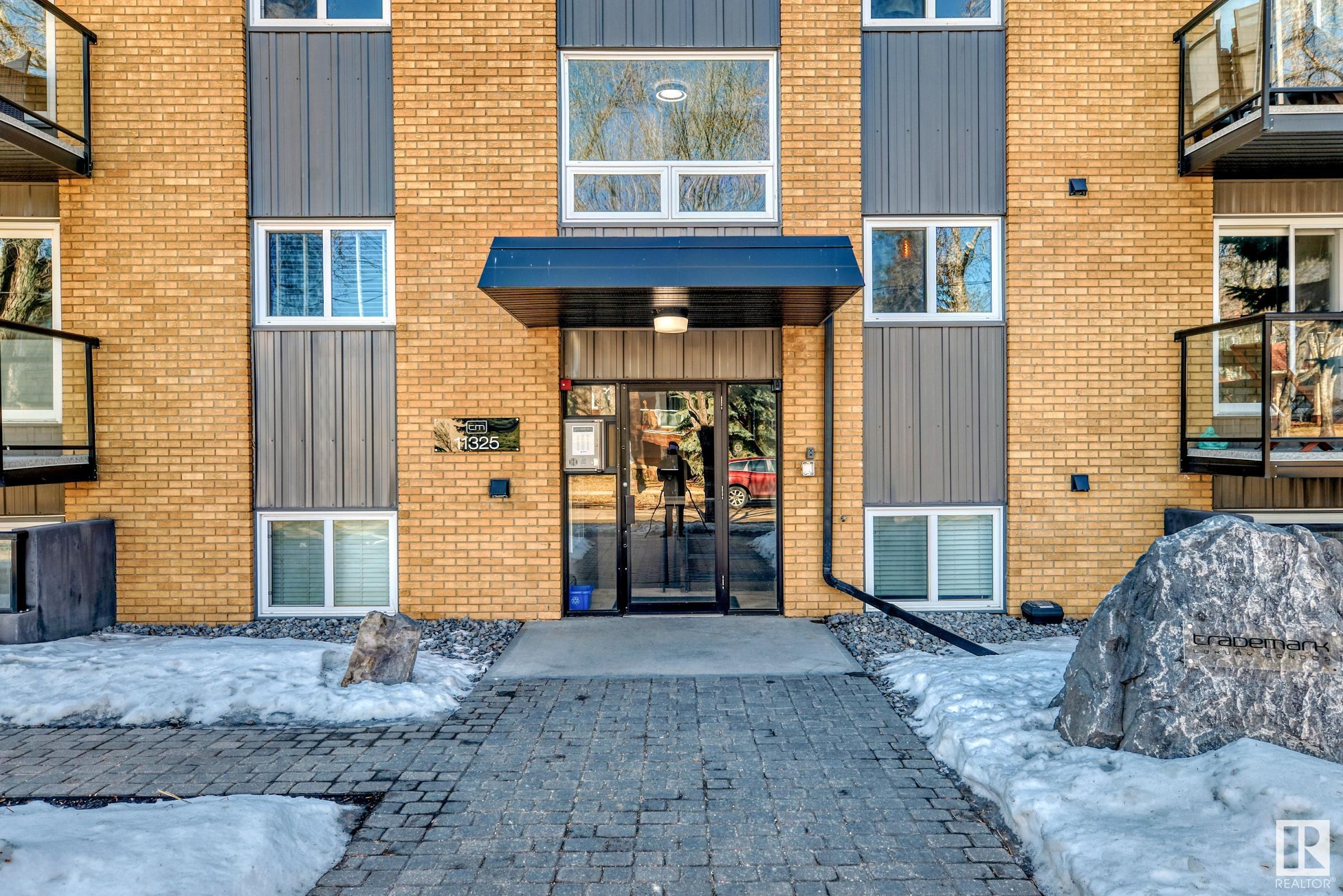11325 103 Ave Nw #102 Ave, Edmonton, AB T5X 0S3