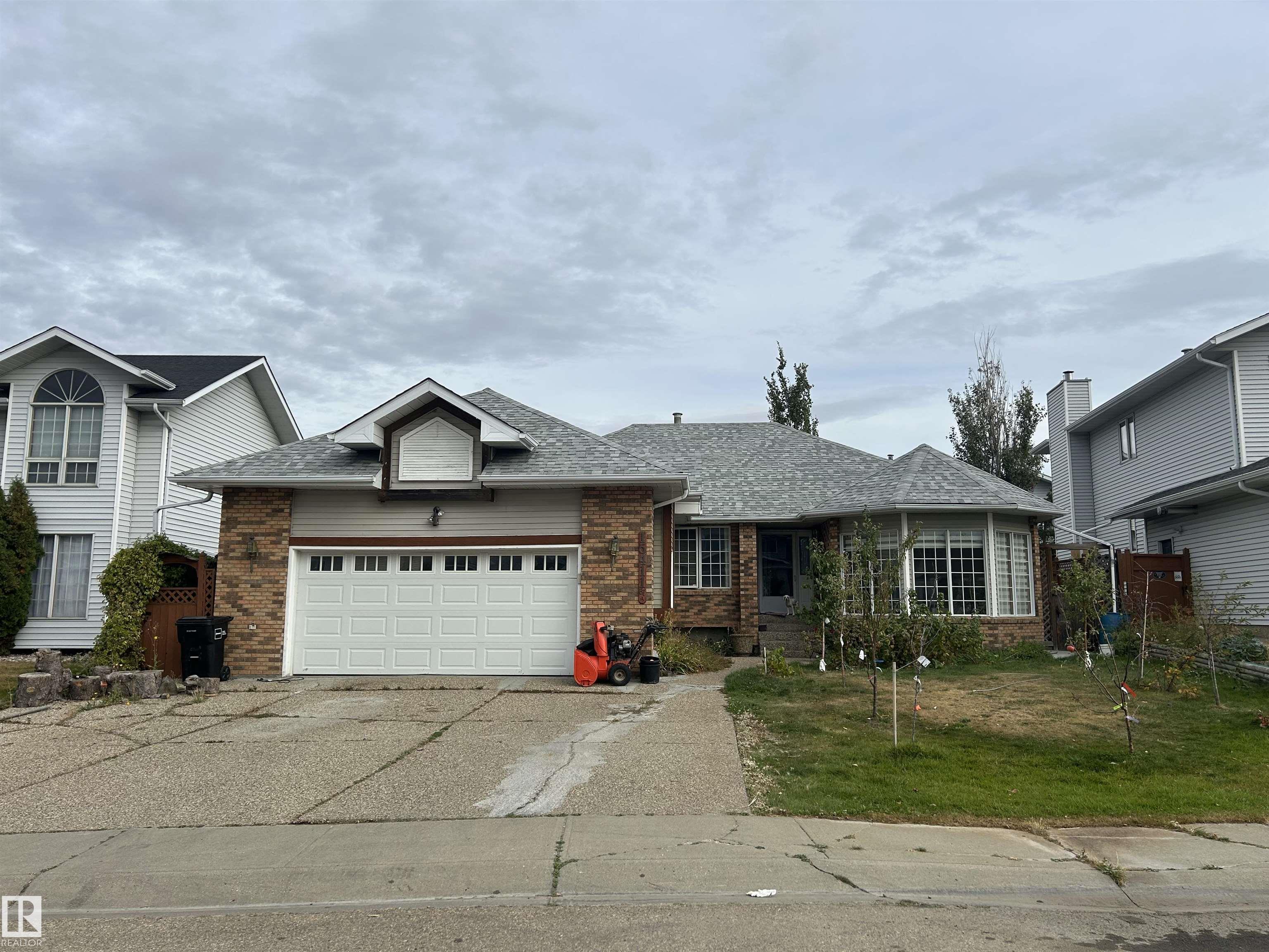 67 St Nw Unit 15411 St #a, Edmonton, AB T5Z 2W8