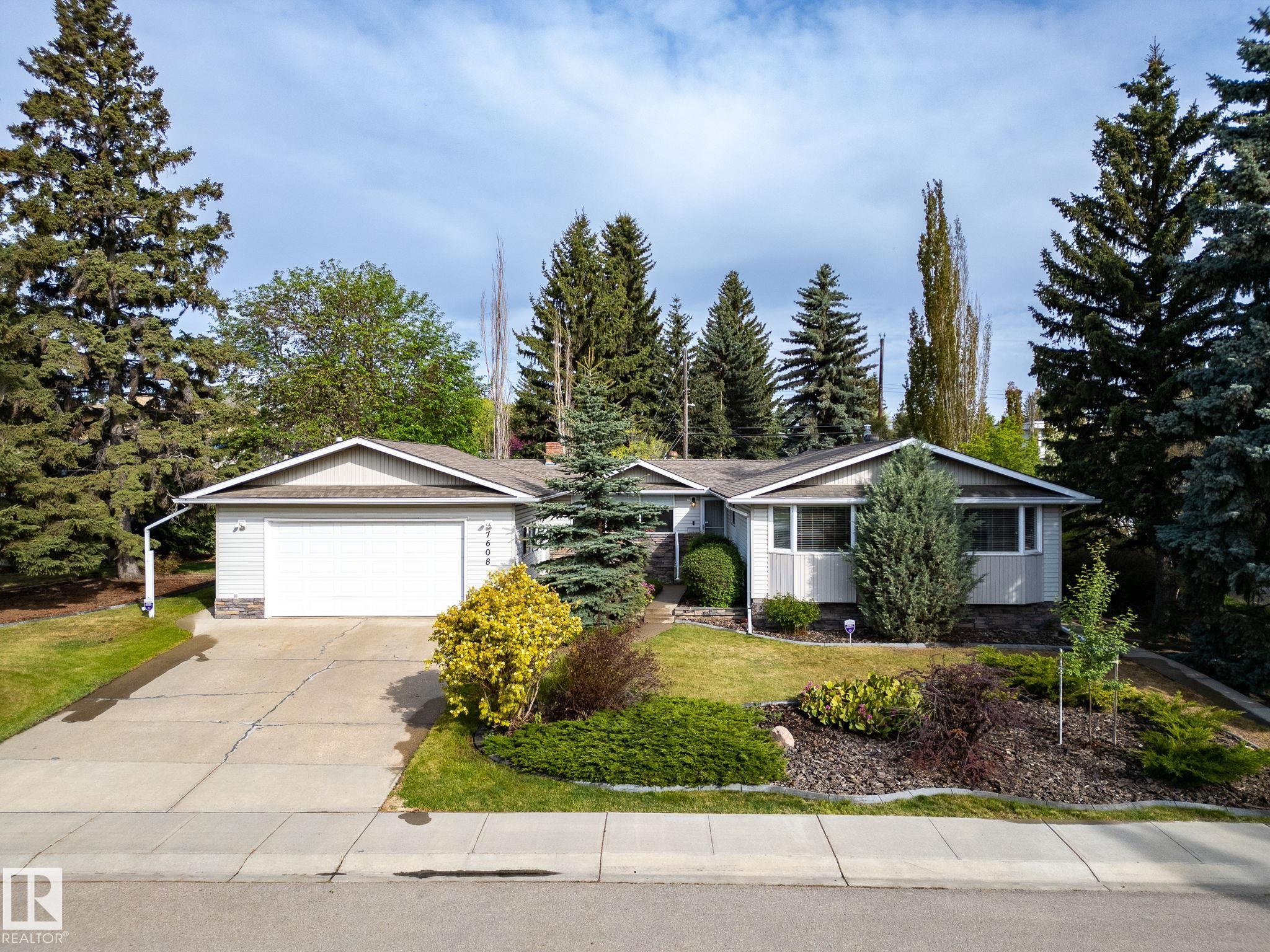 143 St Nw Unit 7608 St #a, Edmonton, AB T5R 0P9
