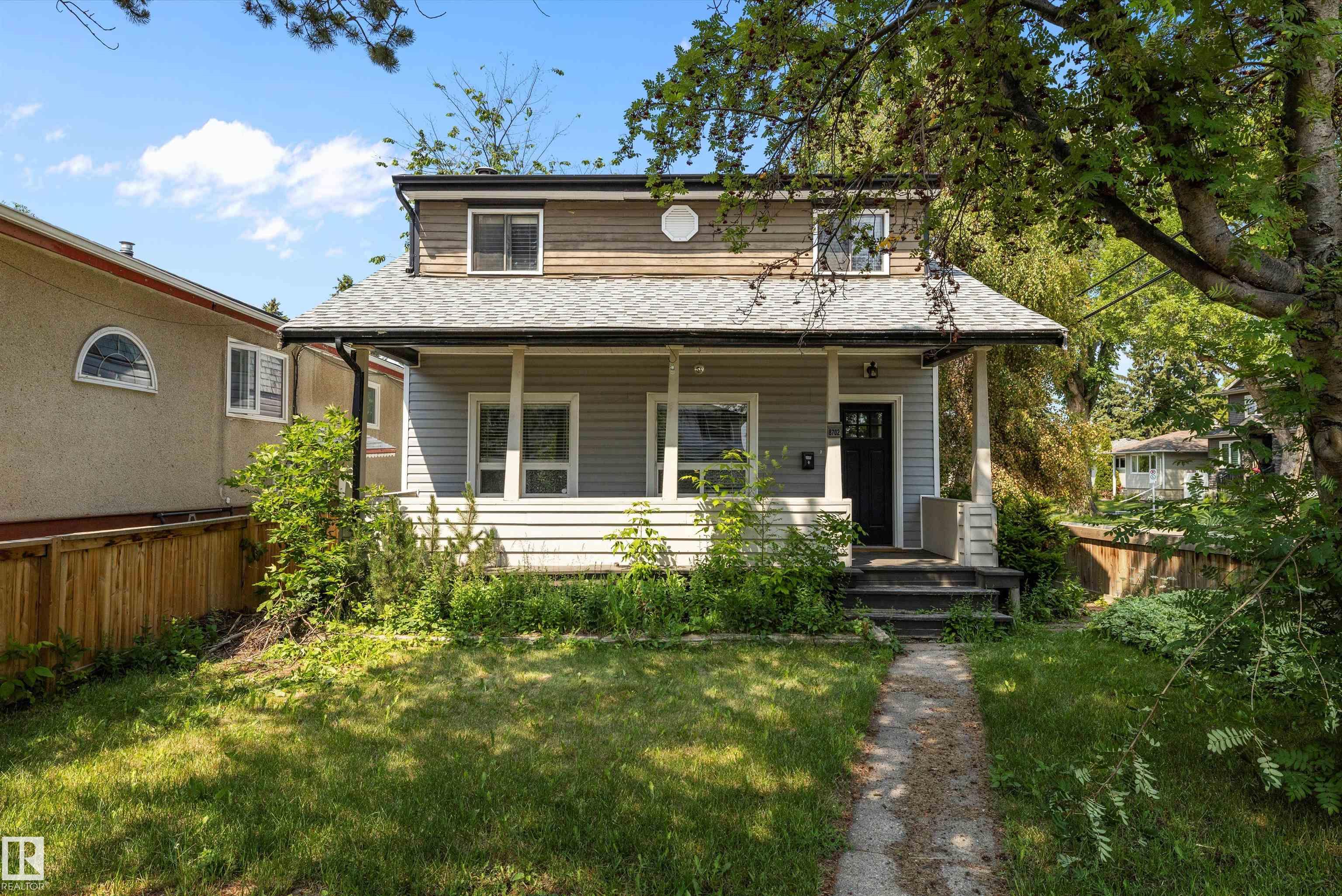 92 Av Nw Unit 8702 Ave #a, Edmonton, AB T6C 1S6
