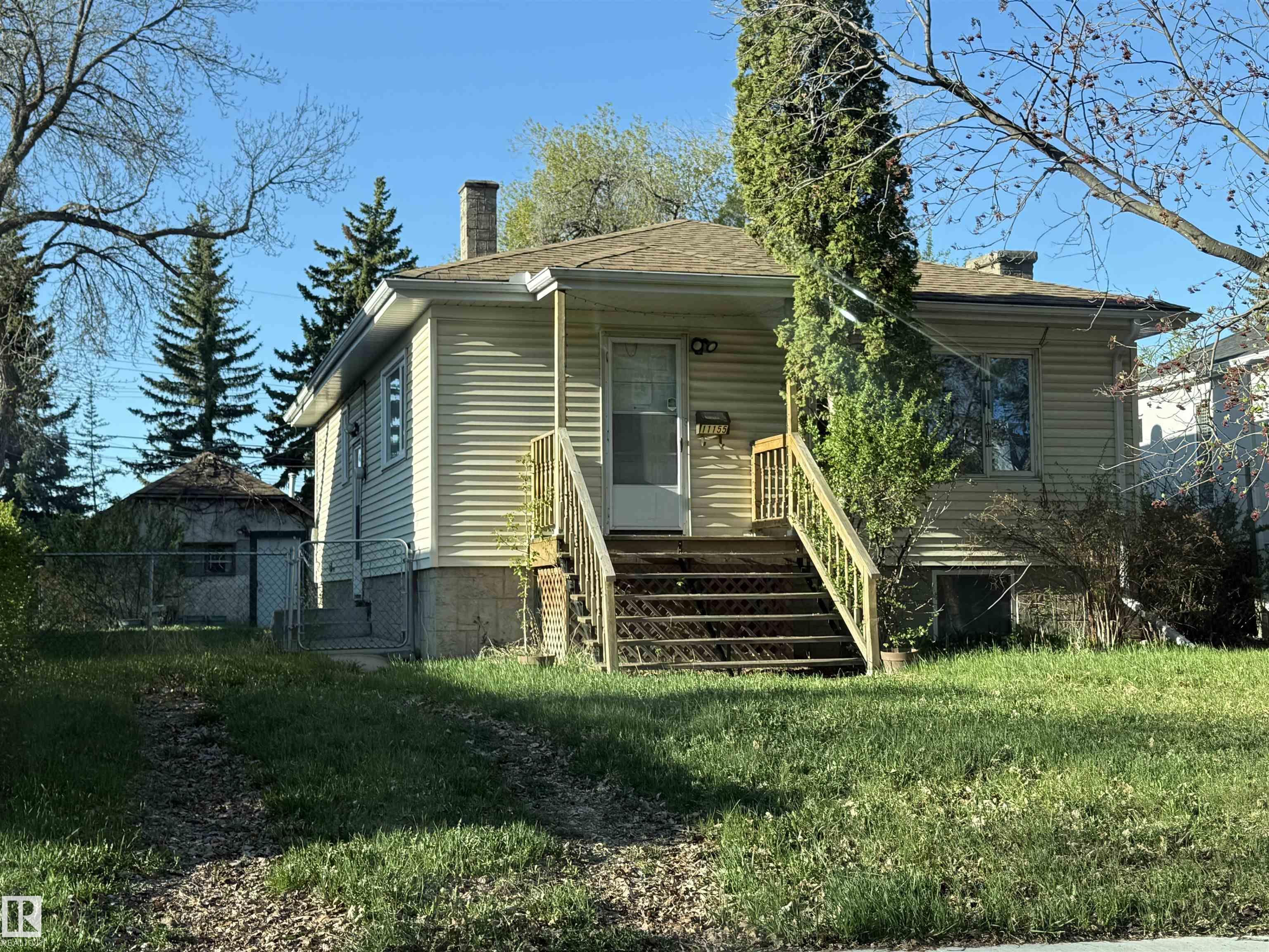 62 Av Nw Unit 11155 Ave, Edmonton, AB T6H 1N3