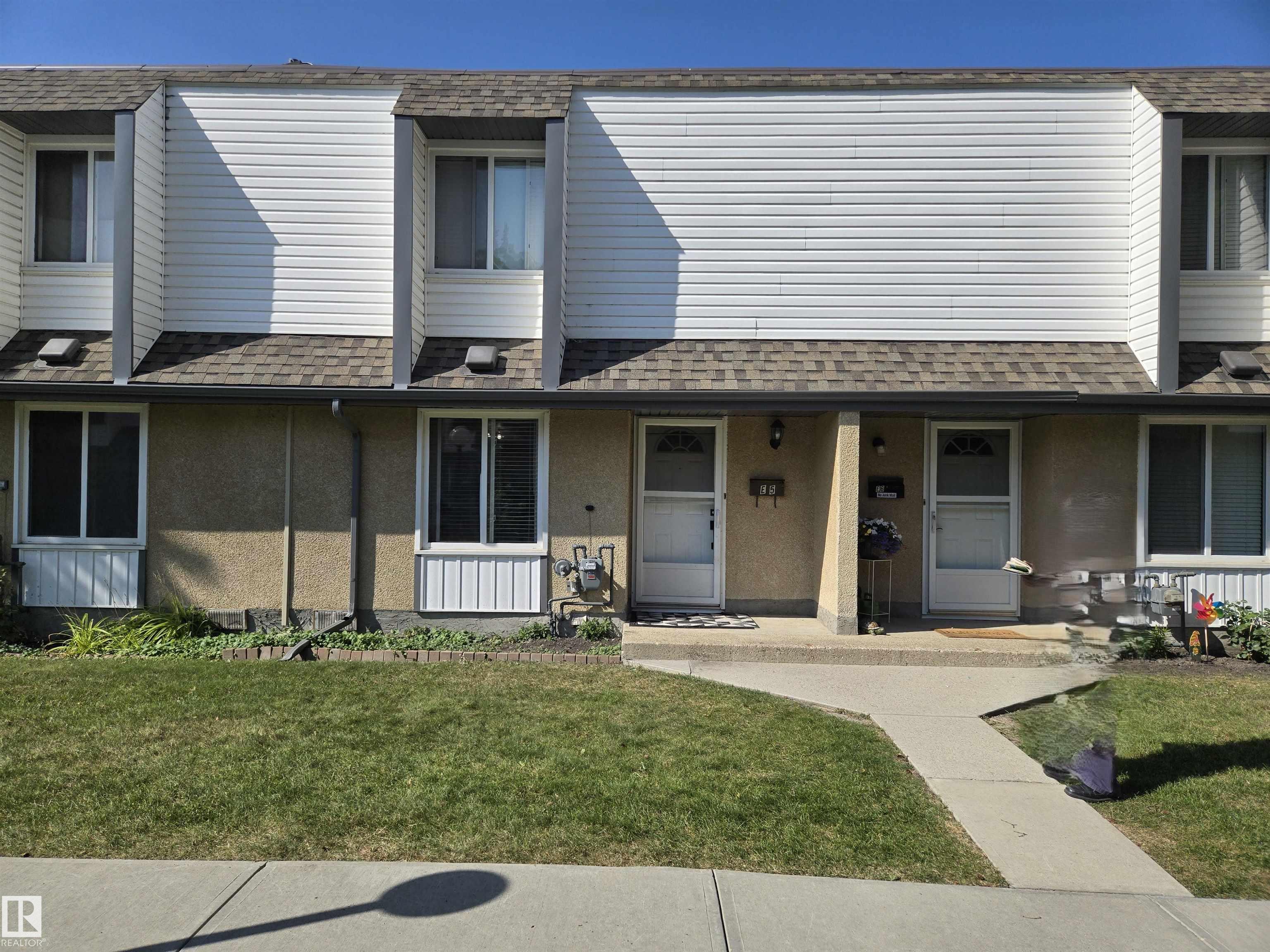 1 Garden Gv Nw Unit 5e Grv NW, Edmonton, AB T6J 2L3