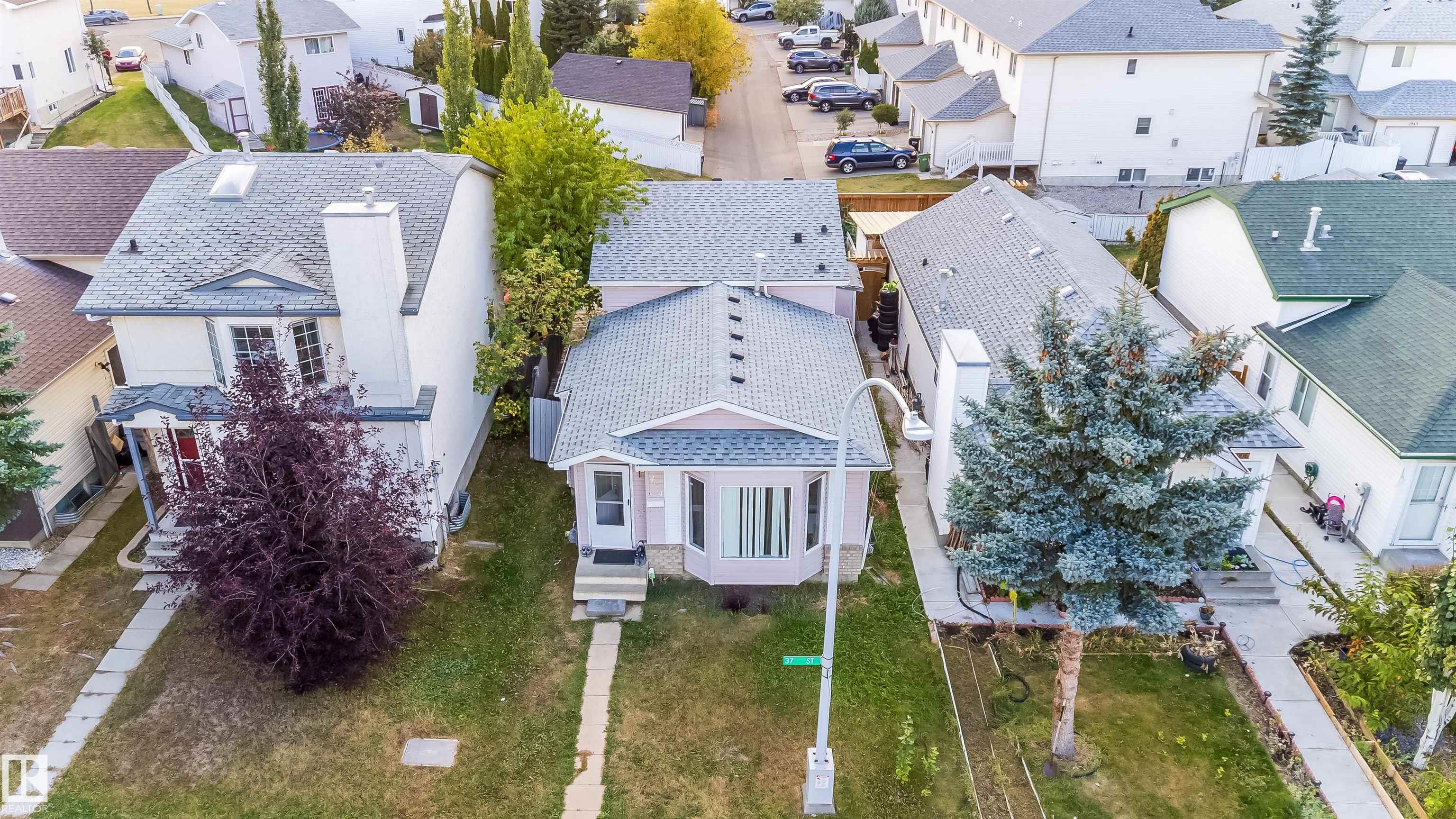 37 St Nw Unit 4004 St, Edmonton, AB T6L 6M8