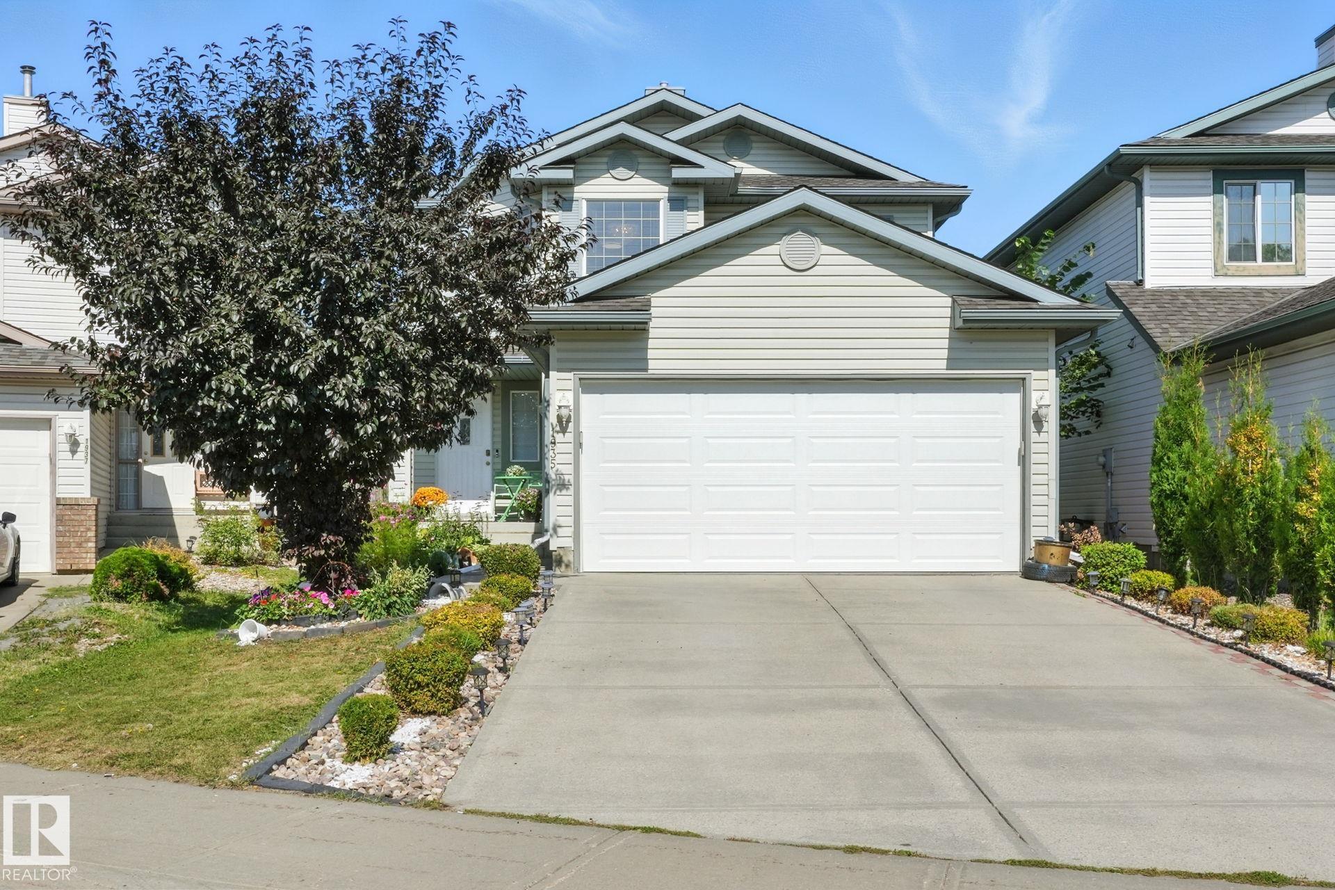 1935 Garnett Way NW, Edmonton, AB T5T 6T6