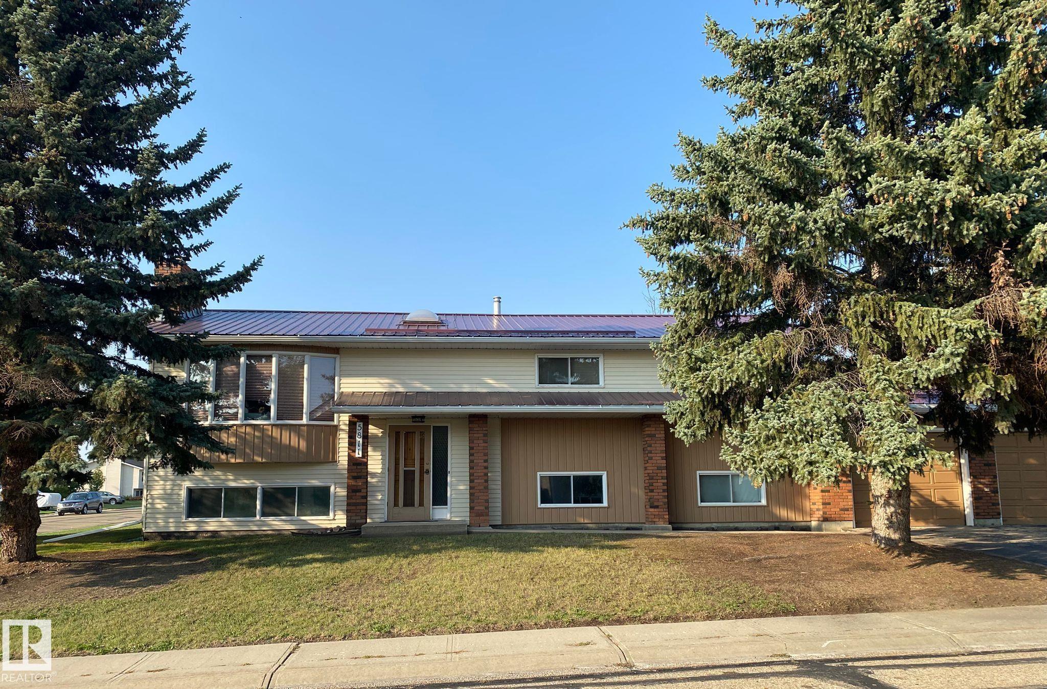 56 St Unit 5811 St, Barrhead, AB T7N 1C8