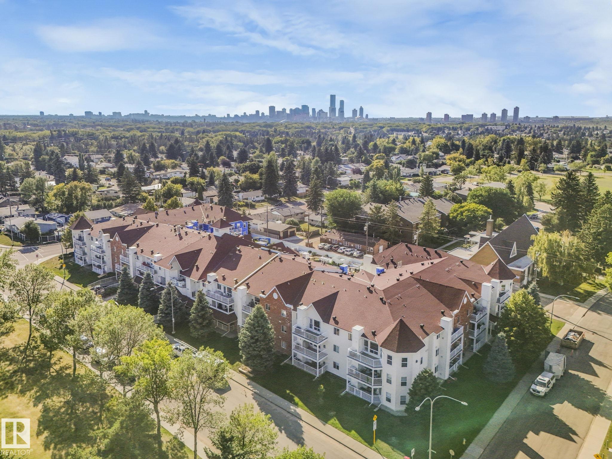 6220 Fulton Road Northwest #303, Edmonton, AB T6A 3T4