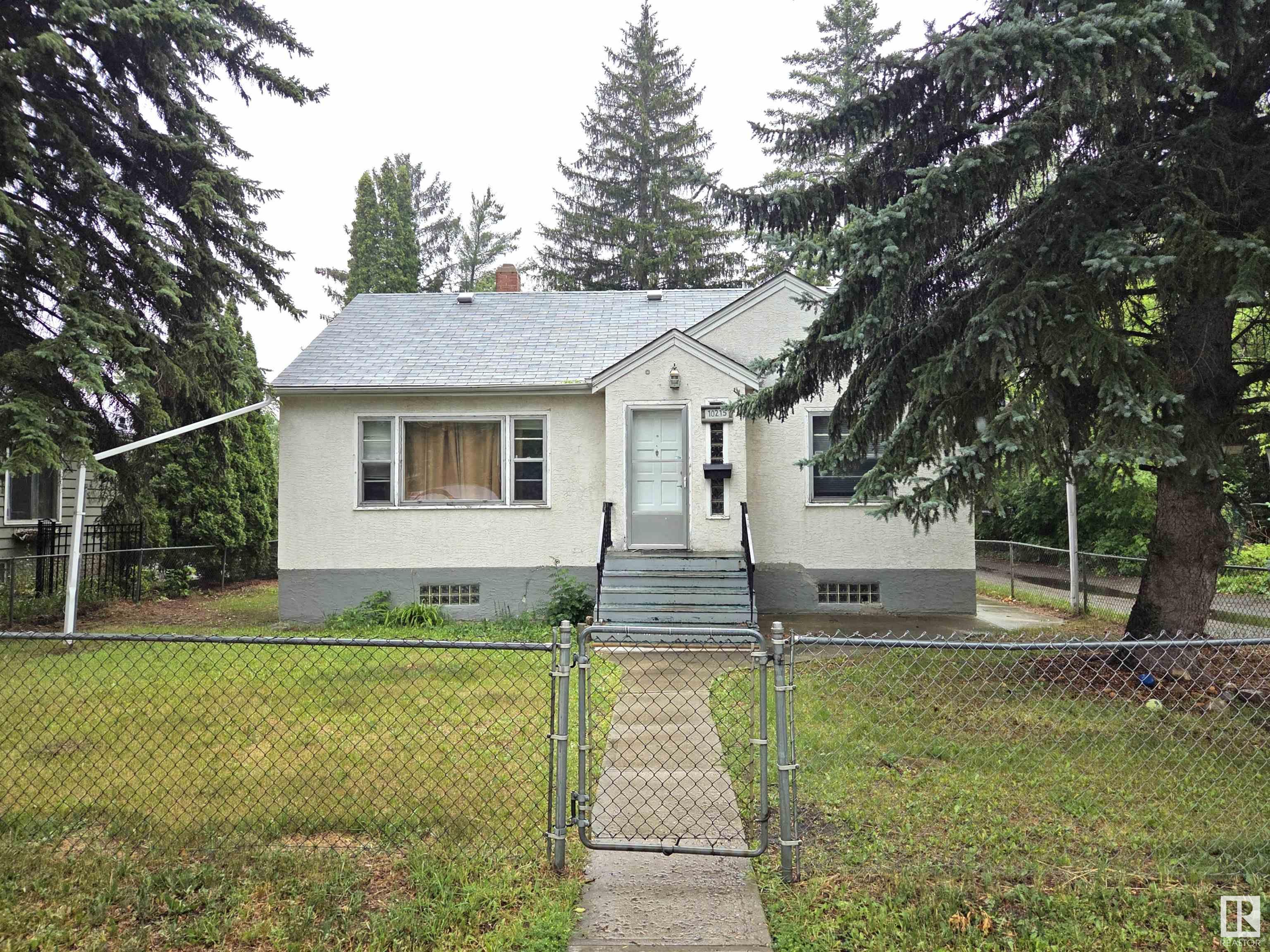 138 St Nw Unit 10215 St, Edmonton, AB T5N 2H9