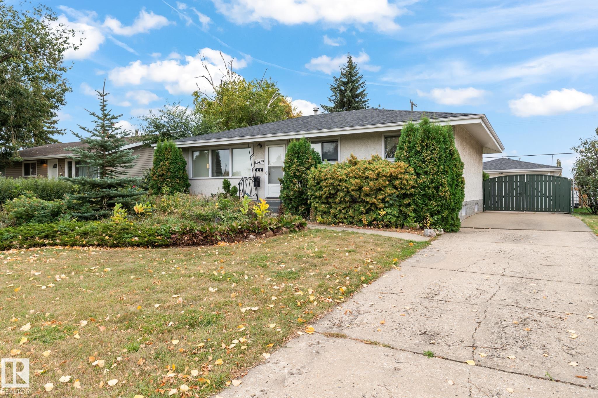 135 Av Nw Unit 12419 Ave #a, Edmonton, AB T5L 3Z4