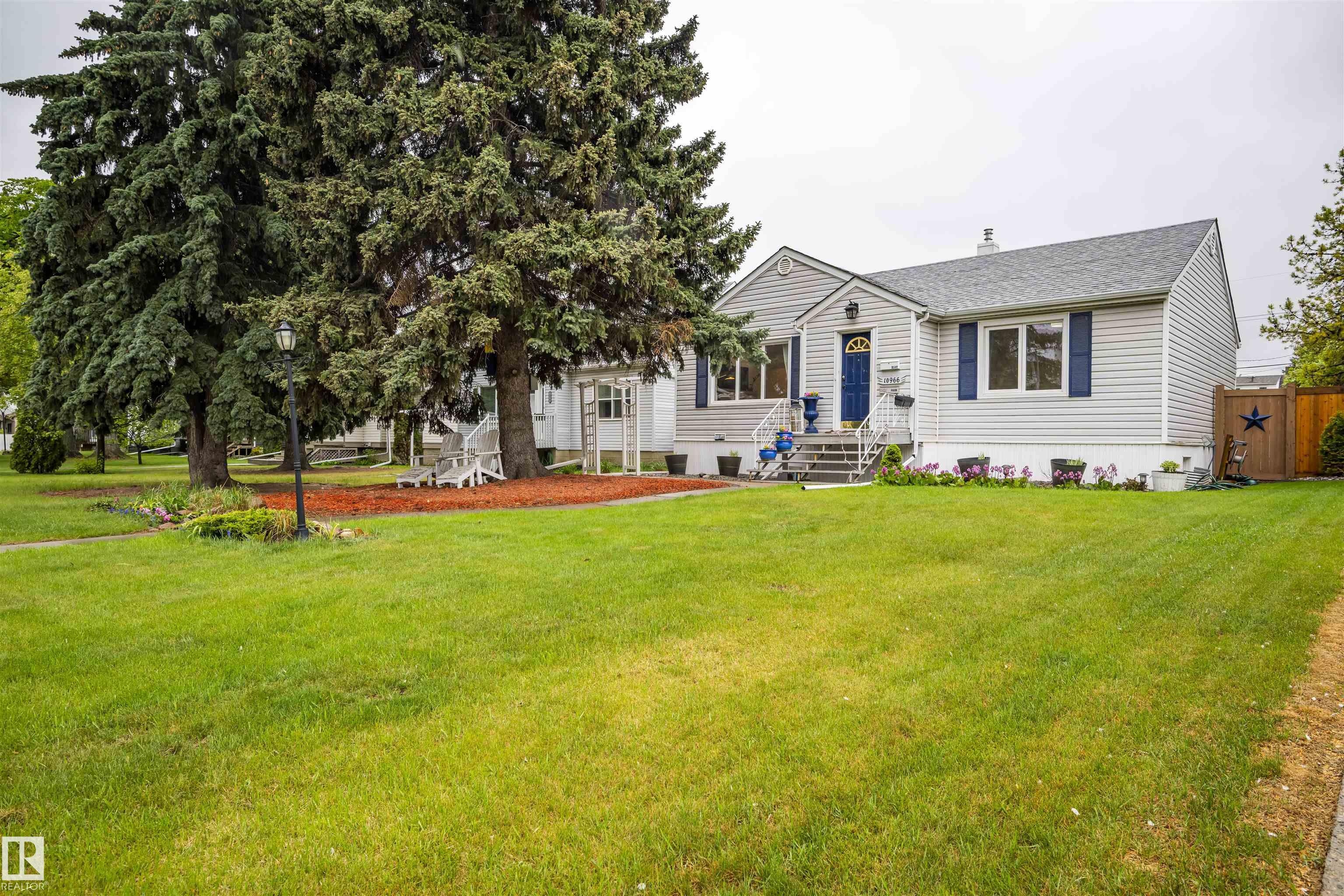 117 St Nw Unit 10966 St, Edmonton, AB T5H 3N6