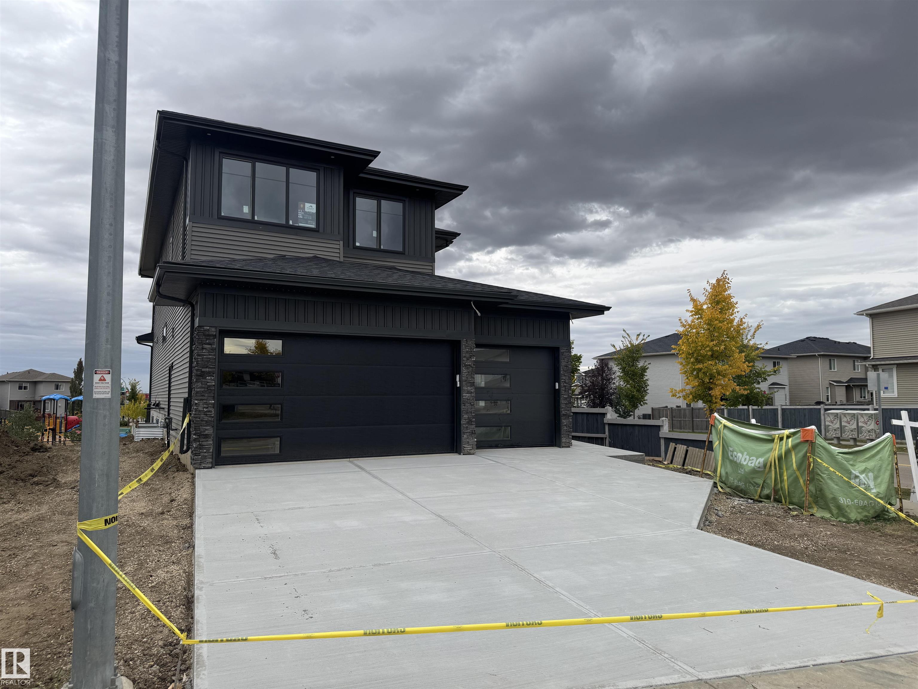671 King St NW, Spruce Grove, AB T7X 4P7